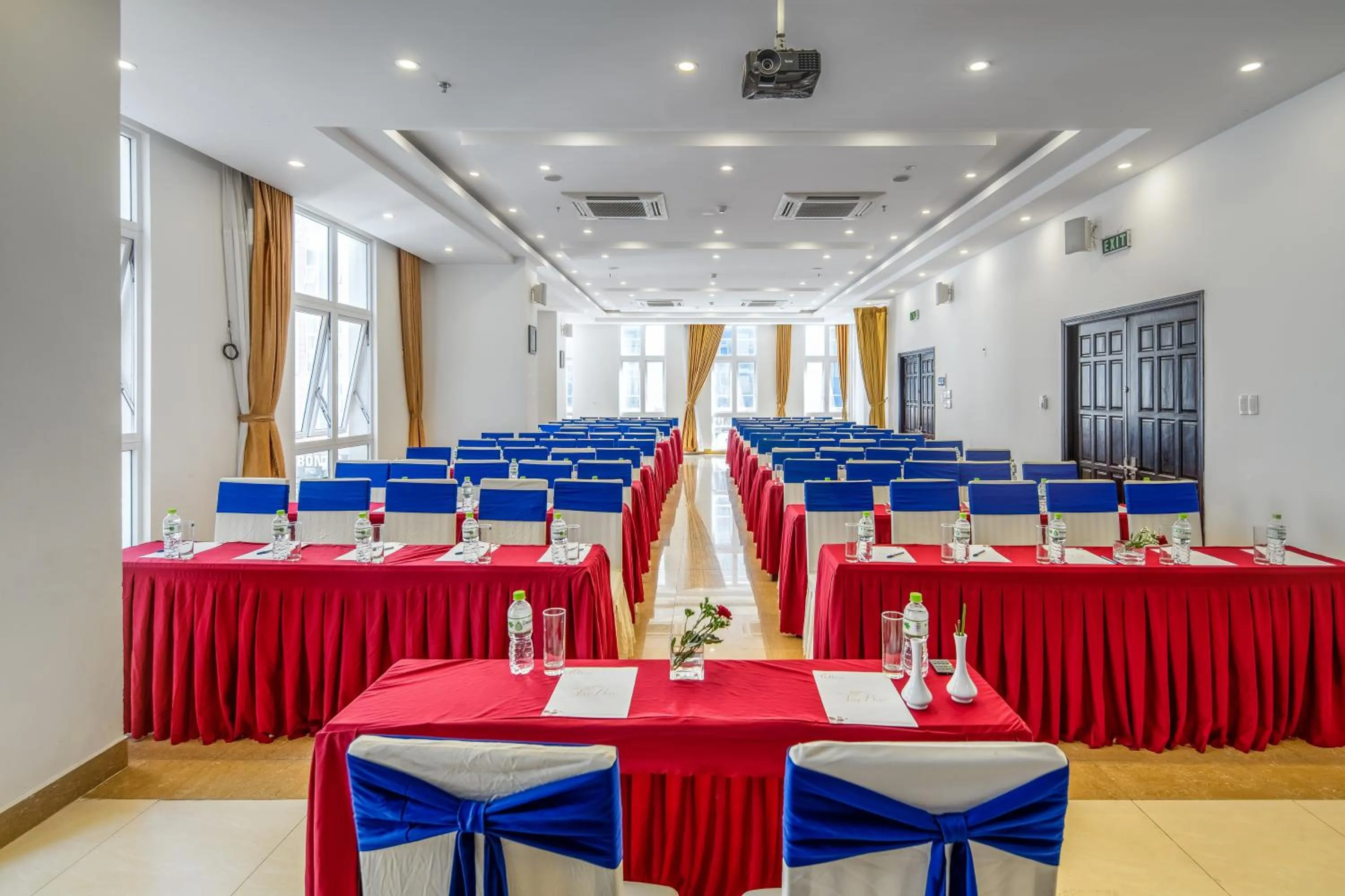 Business facilities in Tay Bac Hotel Da Nang