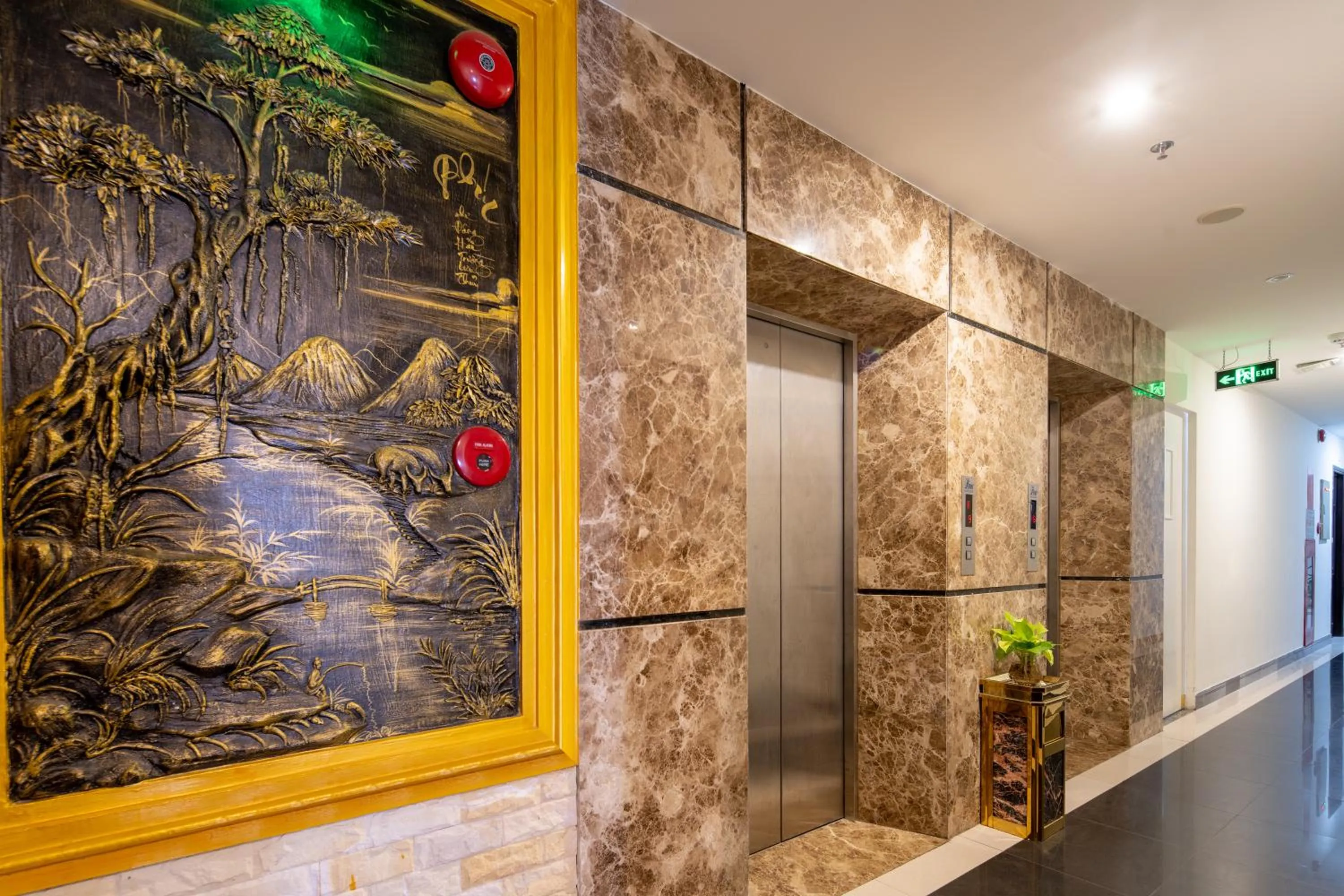 elevator in Tay Bac Hotel Da Nang