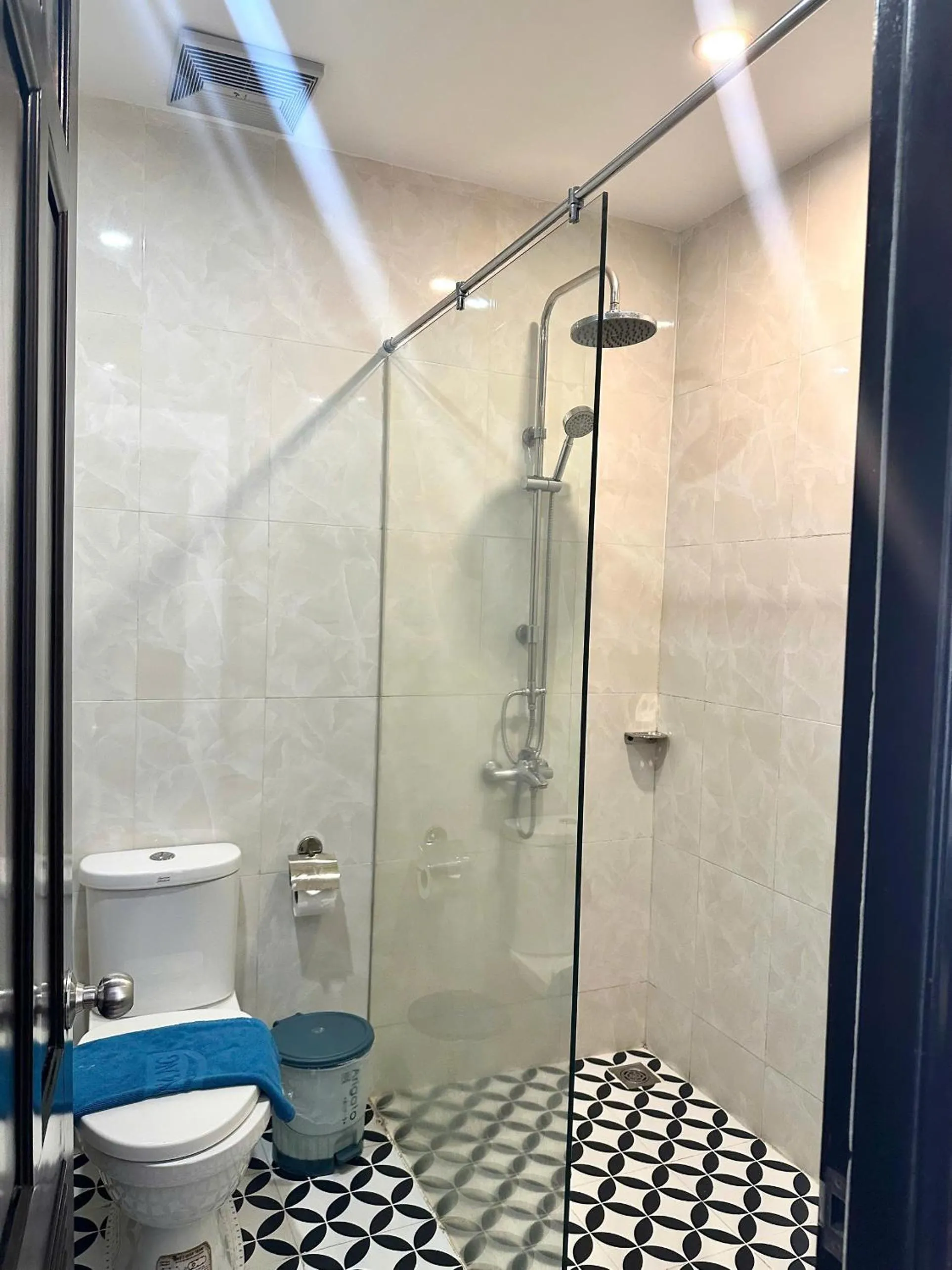 Shower in Tay Bac Hotel Da Nang