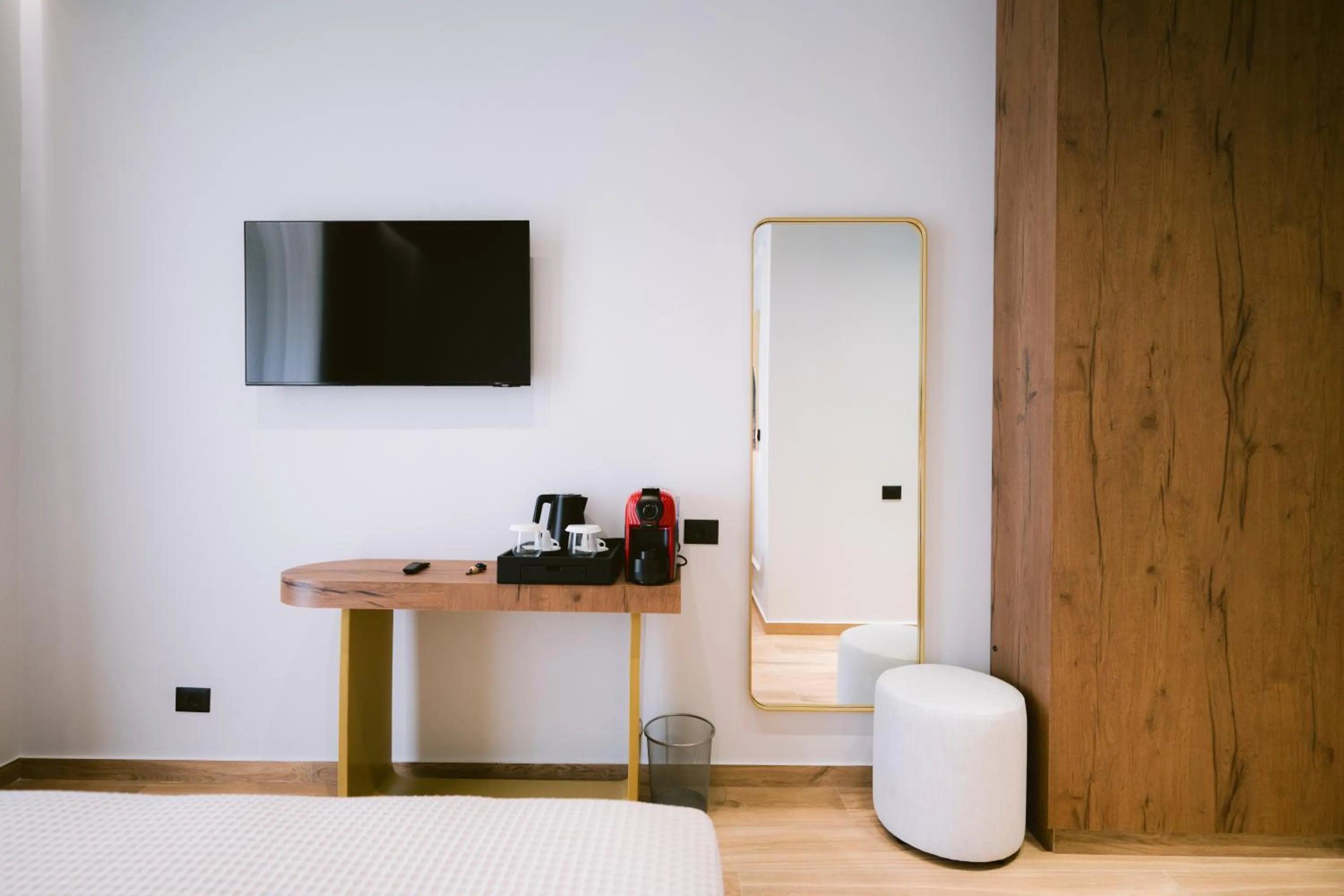 TV and multimedia in Noemie Hotel