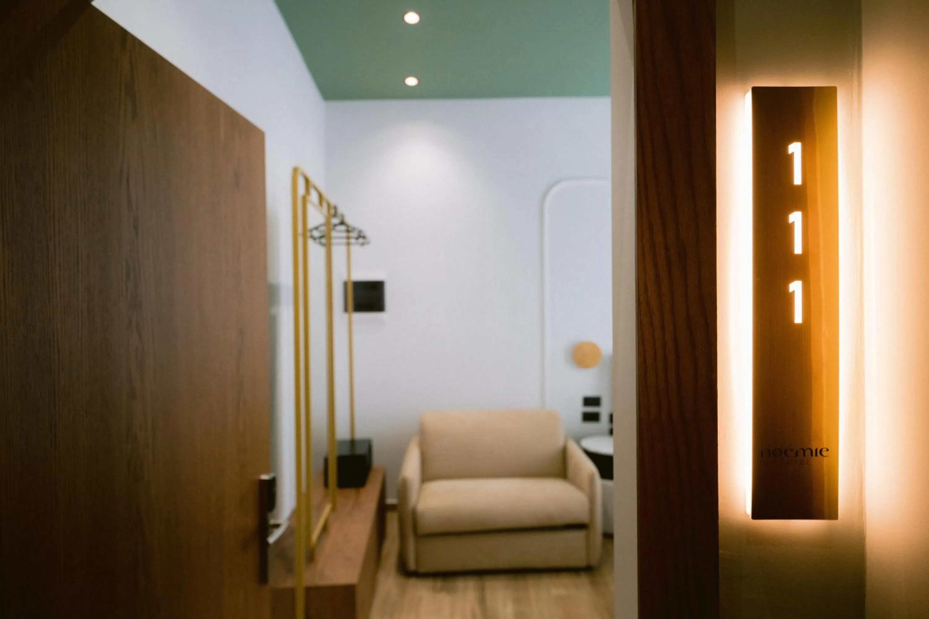 TV and multimedia in Noemie Hotel