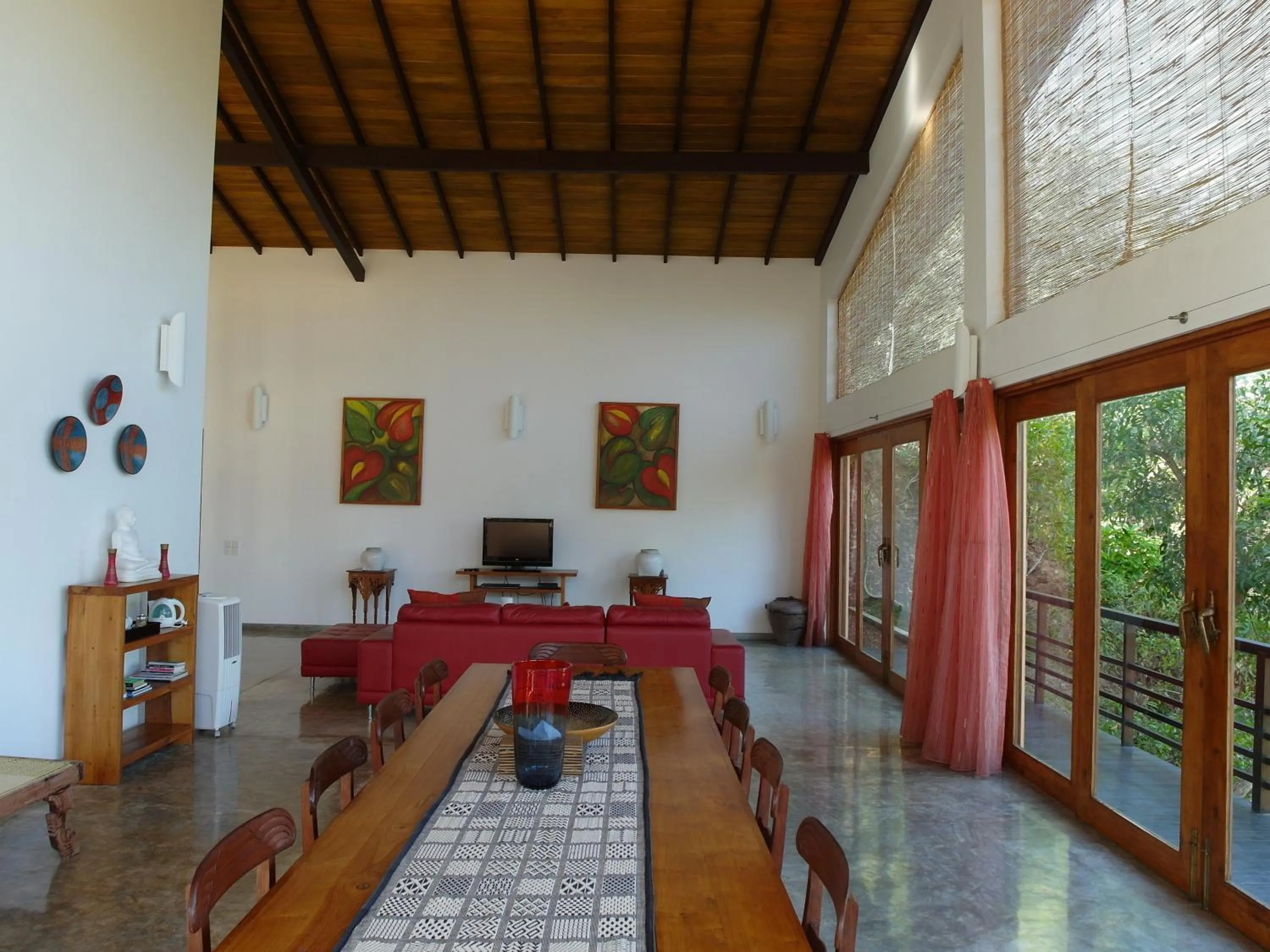 Dining area in Highland Villa