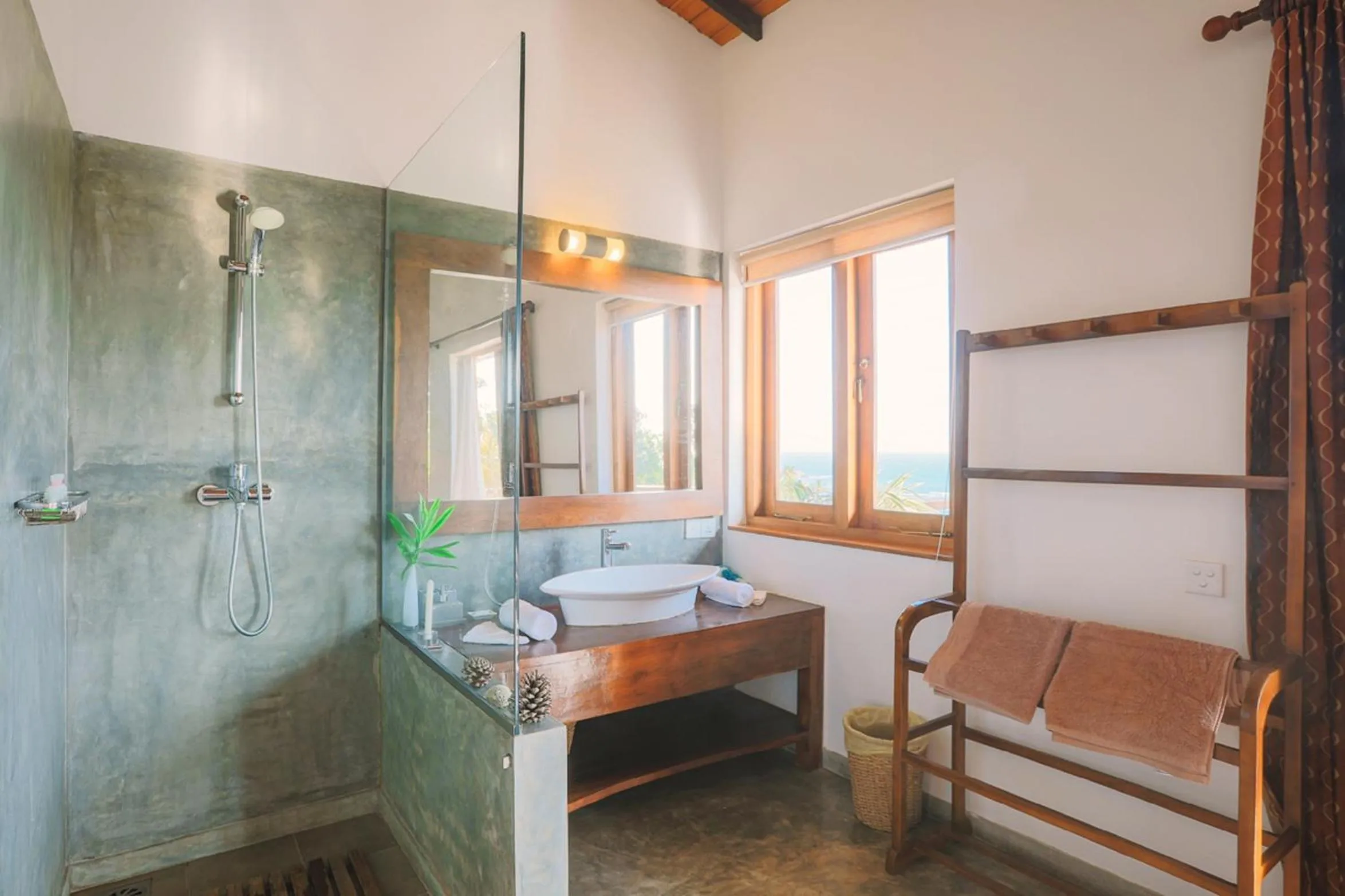 Shower in Highland Villa