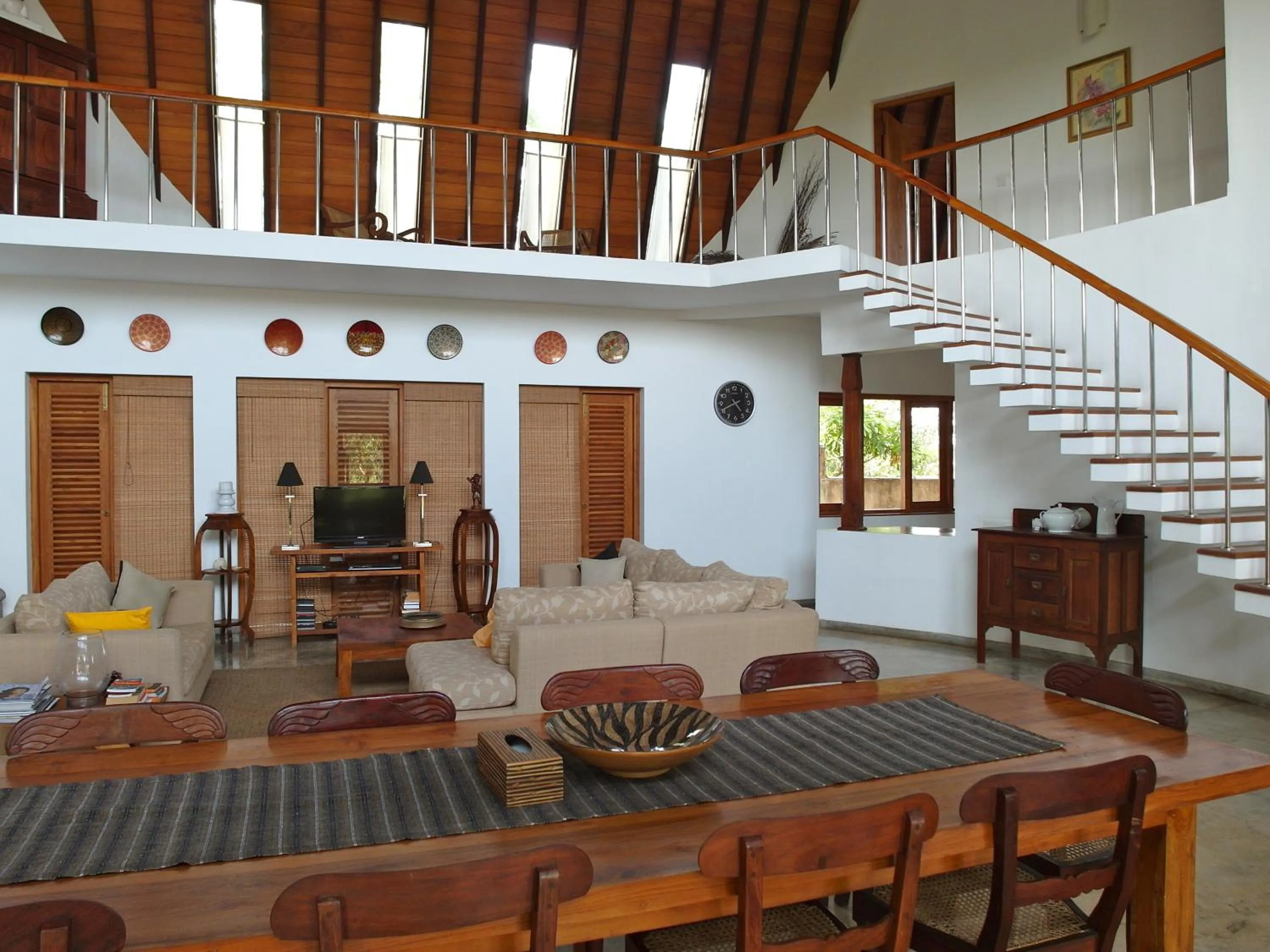 Restaurant/places to eat in Highland Villa