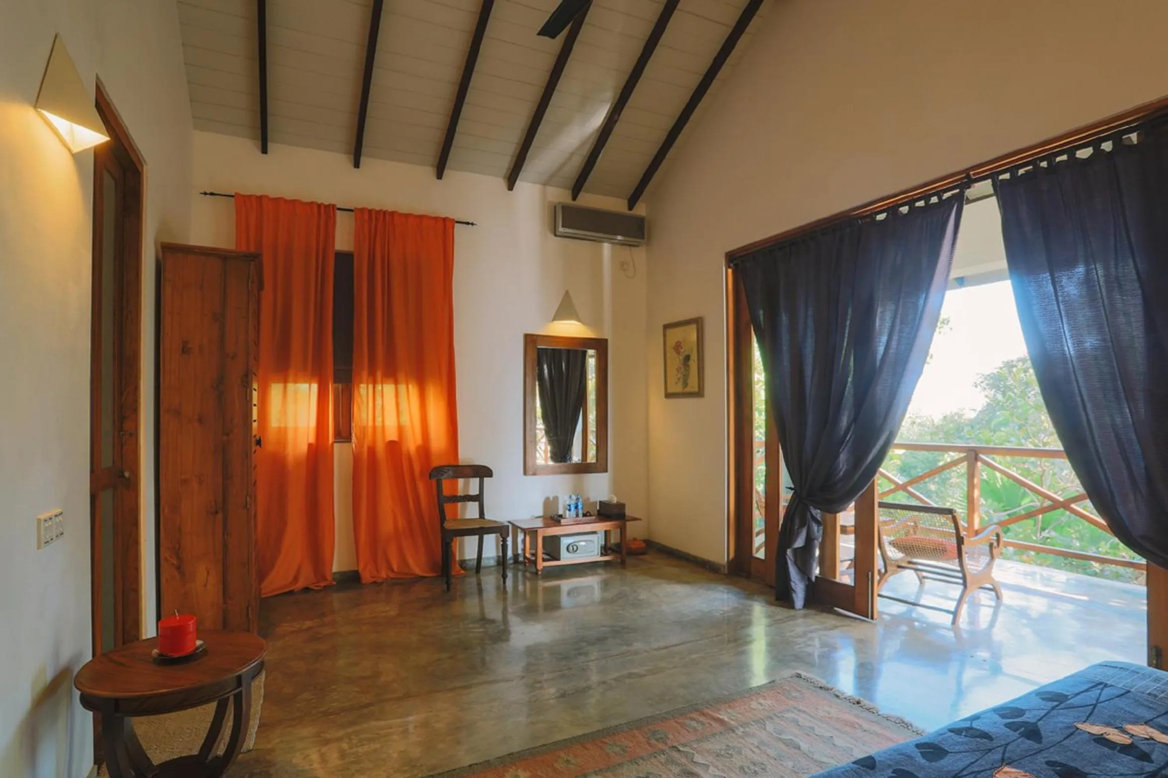 Seating area, Bed in Highland Villa