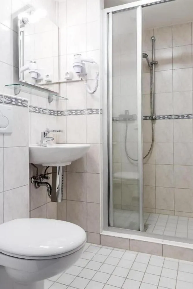 Shower in Schwanen-Resort