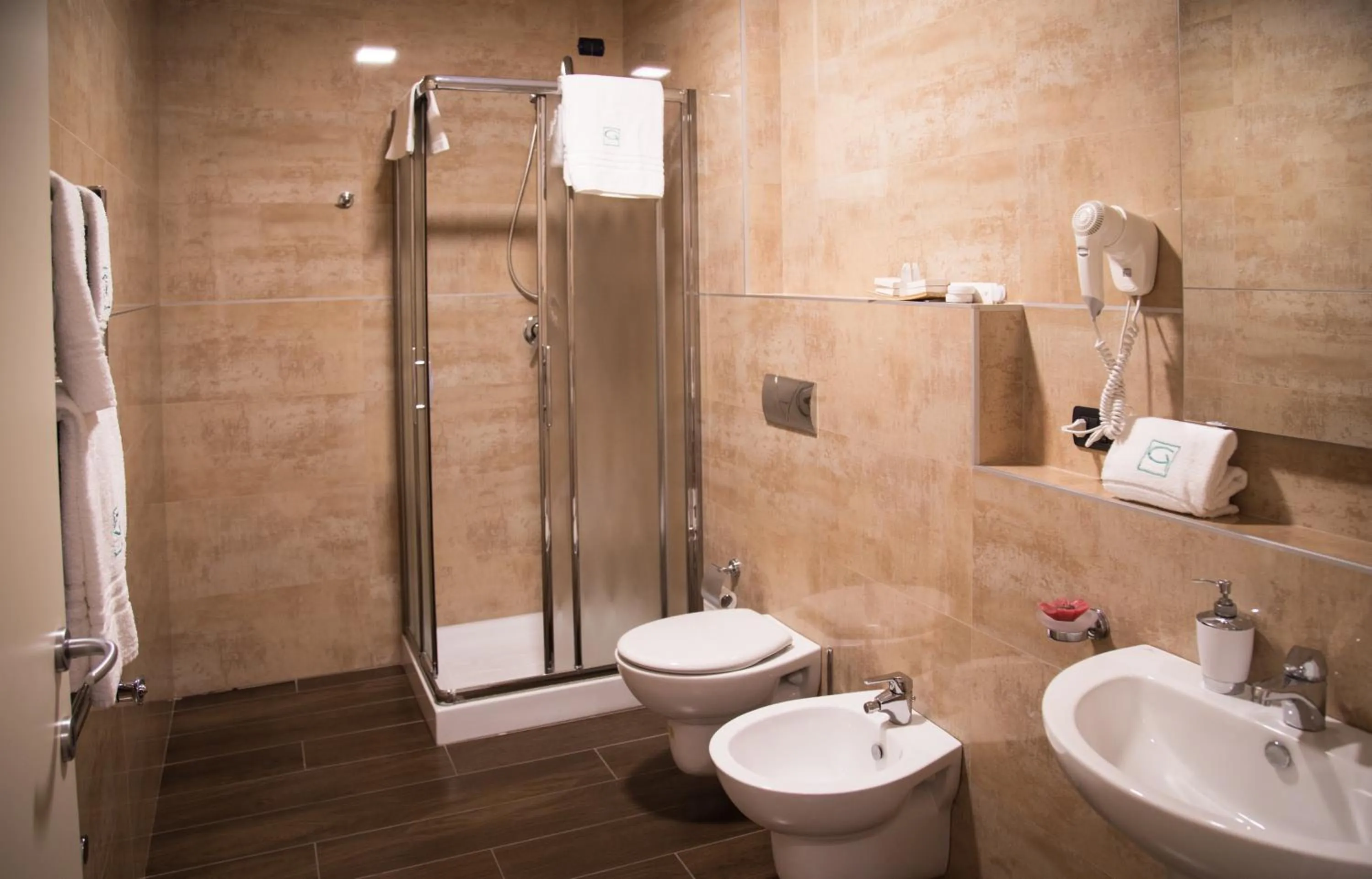 Shower in Groane Hotel Residence