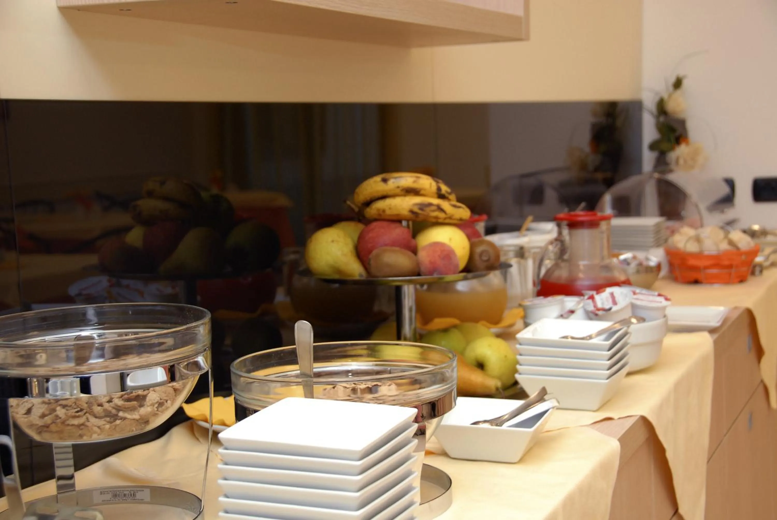 Food in Groane Hotel Residence