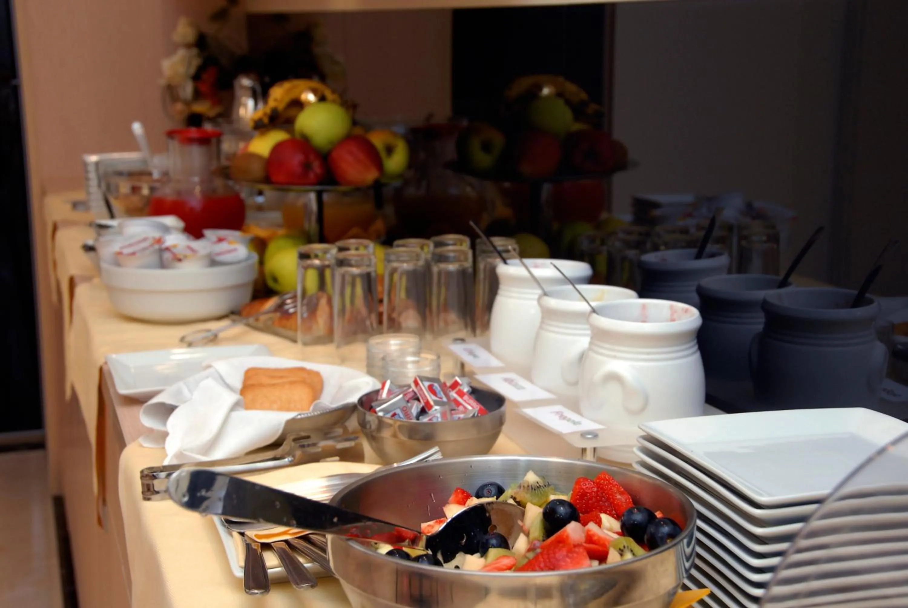 Buffet breakfast in Groane Hotel Residence
