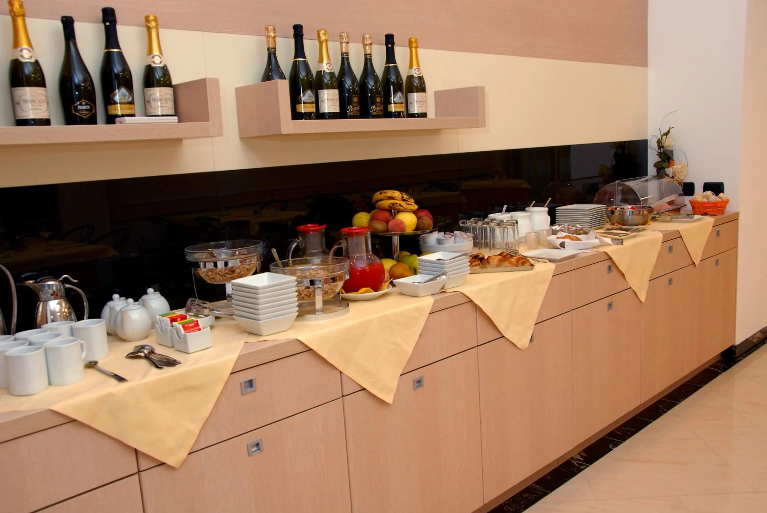 Buffet breakfast in Groane Hotel Residence
