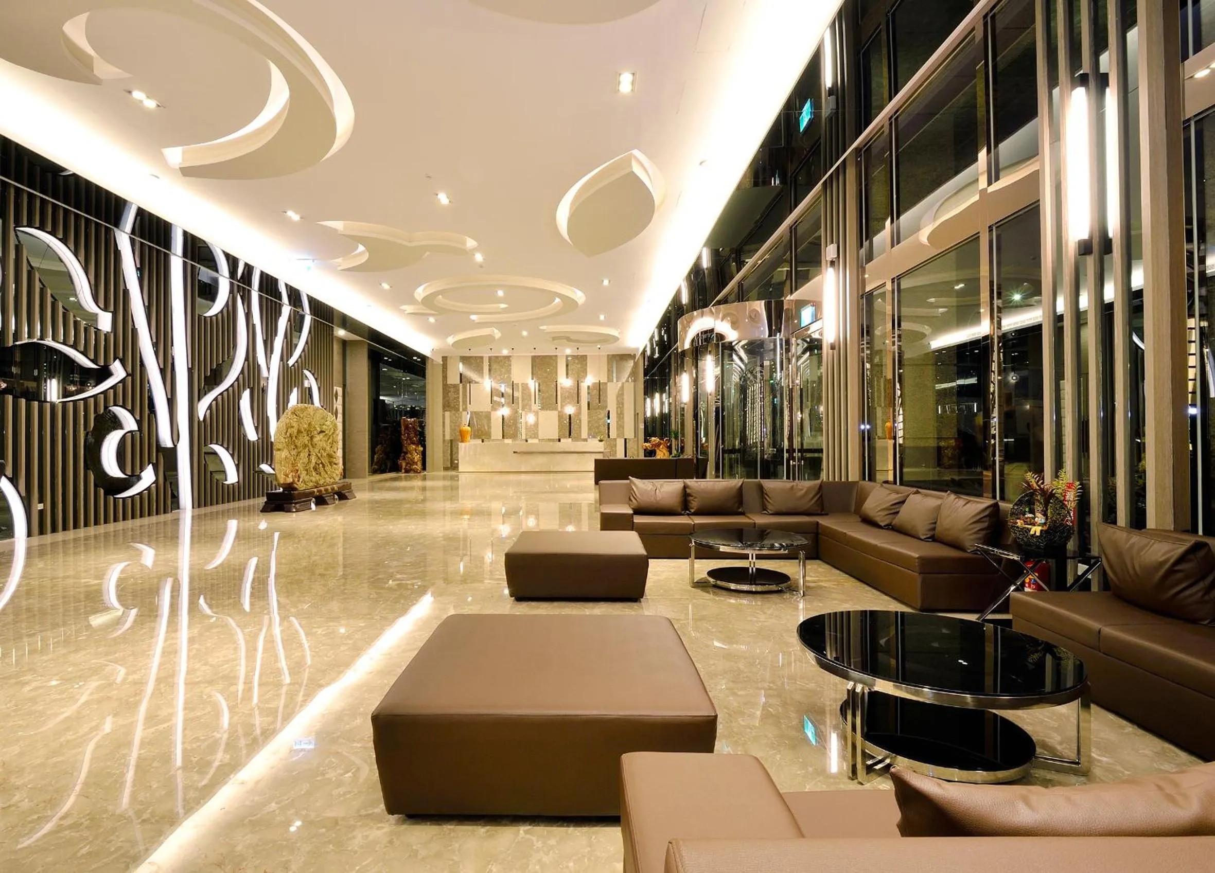 Lobby or reception in Tsun Huang Hotel