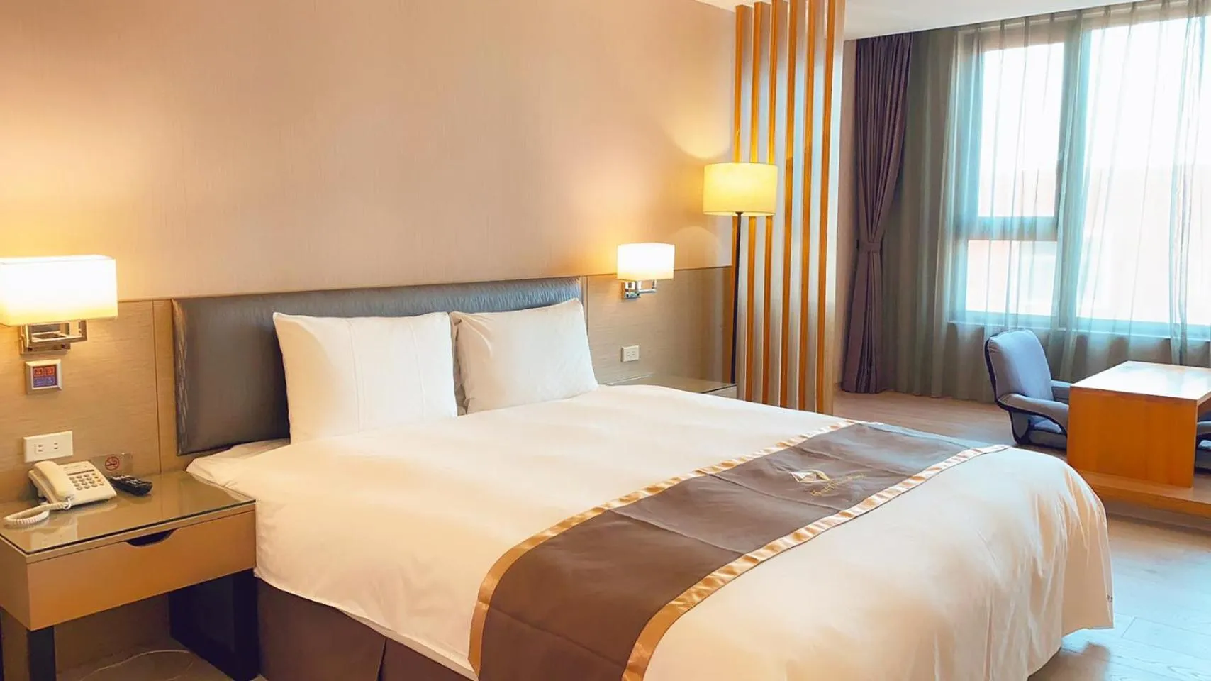 Seating area, Bed in Tsun Huang Hotel