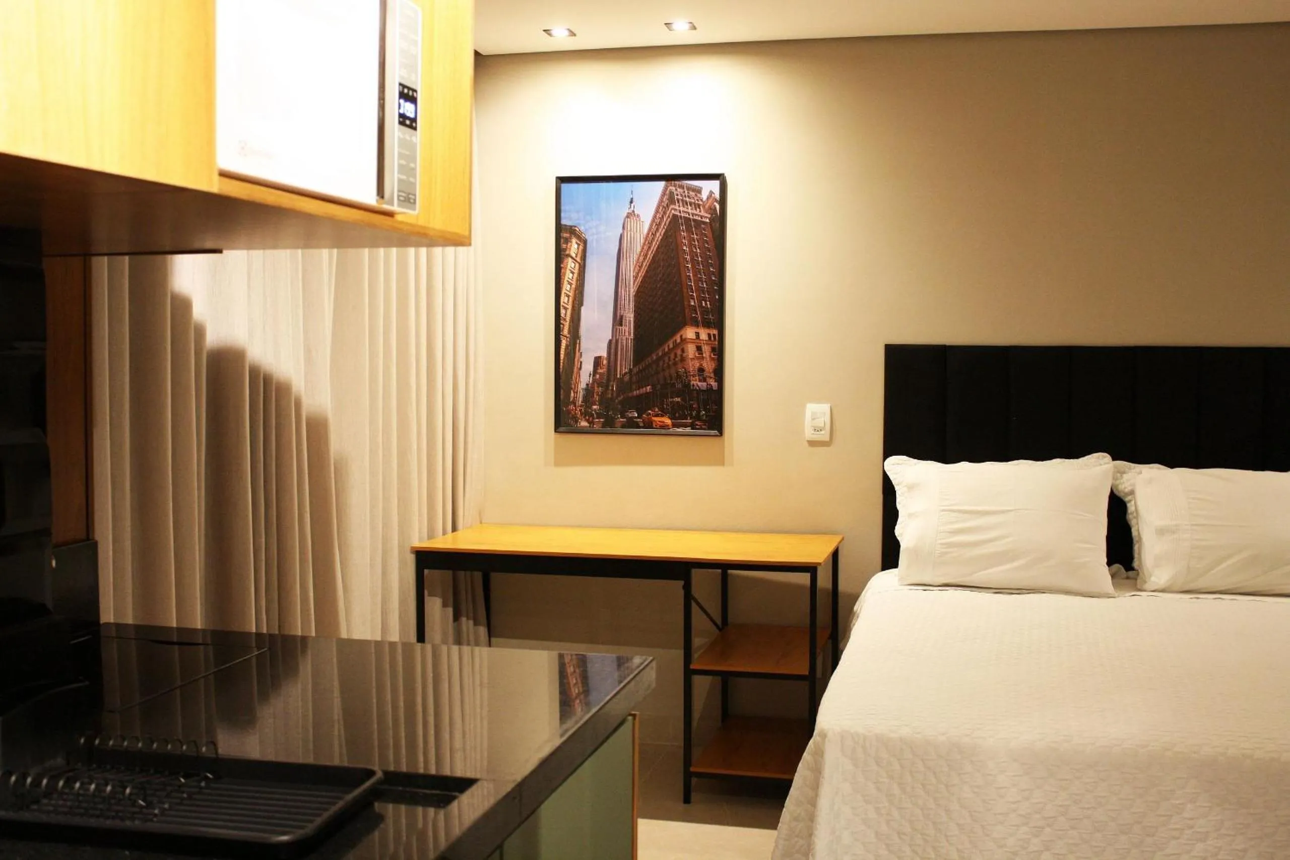 Bedroom, Bed in Flat CLN 105 Asa Norte by CentoEdez