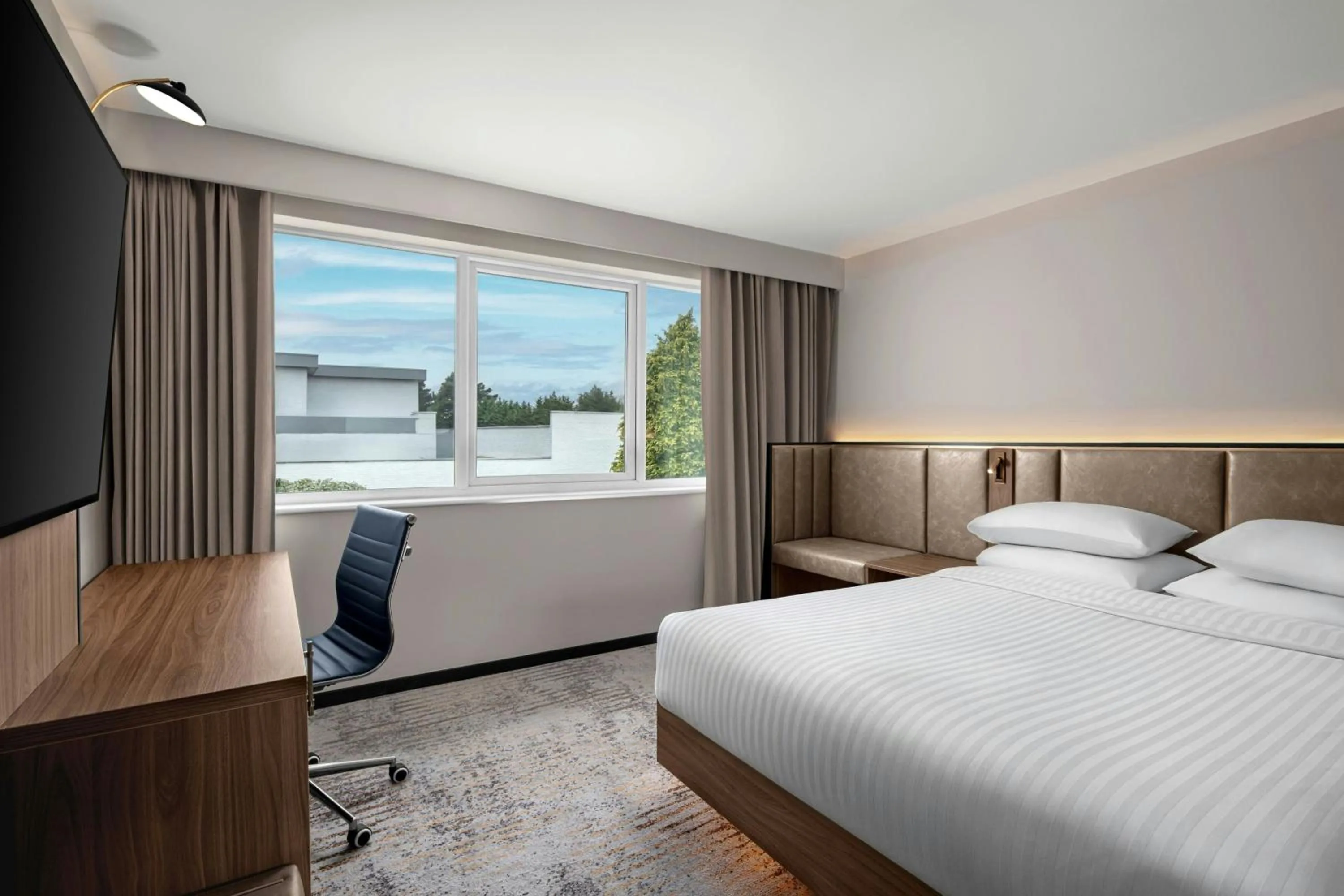 Photo of the whole room, Bed in Delta Hotels by Marriott Colchester