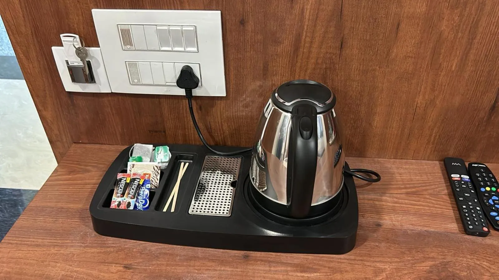 Coffee/tea facilities in Hotel Omkareshwar Inn