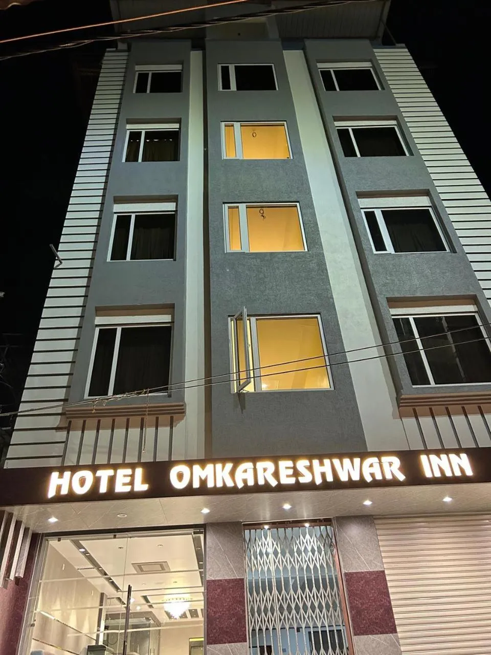 Property building in Hotel Omkareshwar Inn