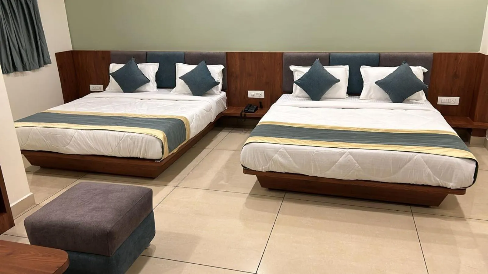 Bed in Hotel Omkareshwar Inn
