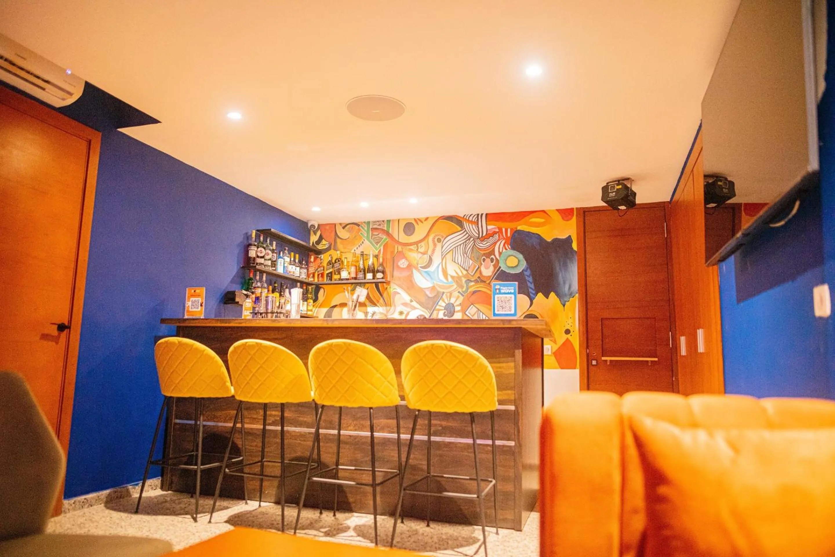 Lounge or bar in The Six