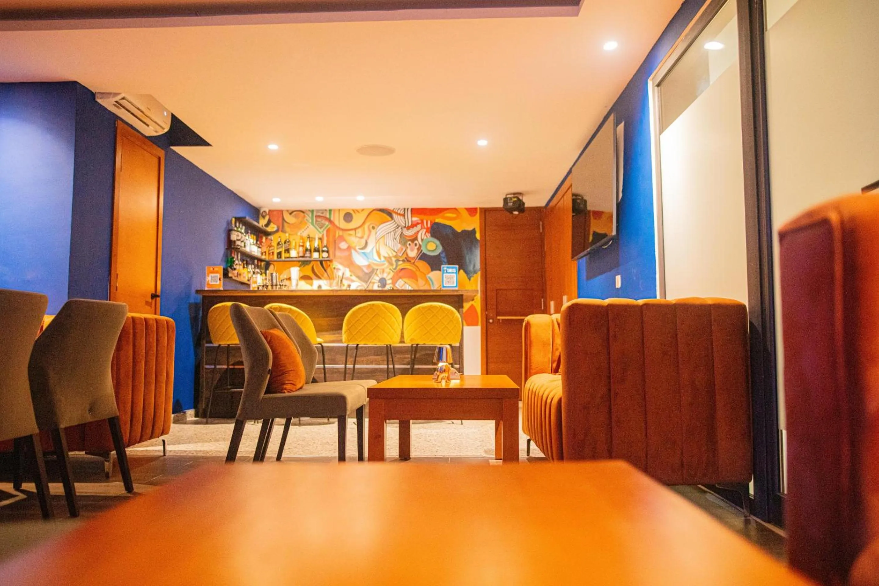 Lounge or bar in The Six