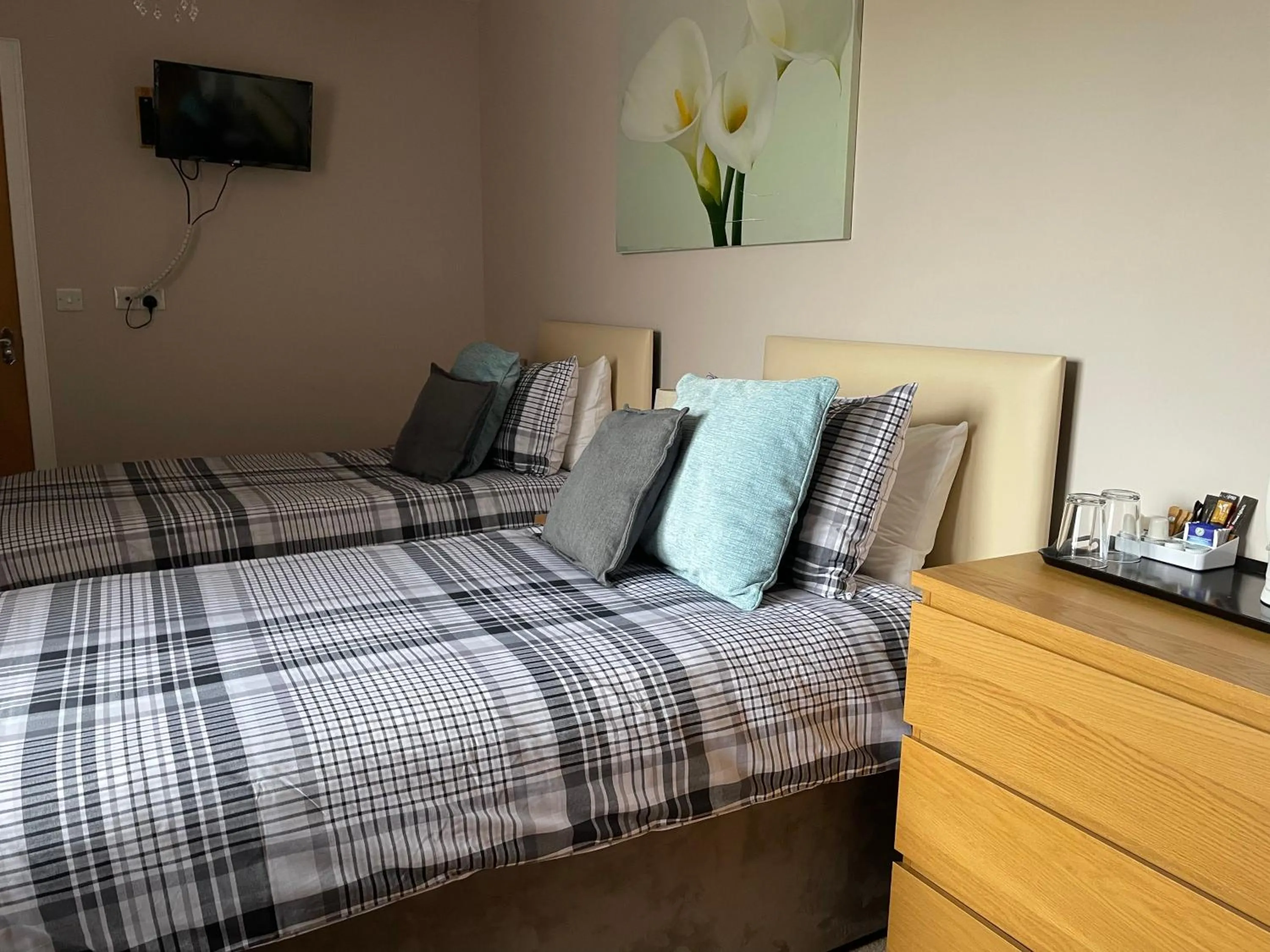 Photo of the whole room in A Castle View