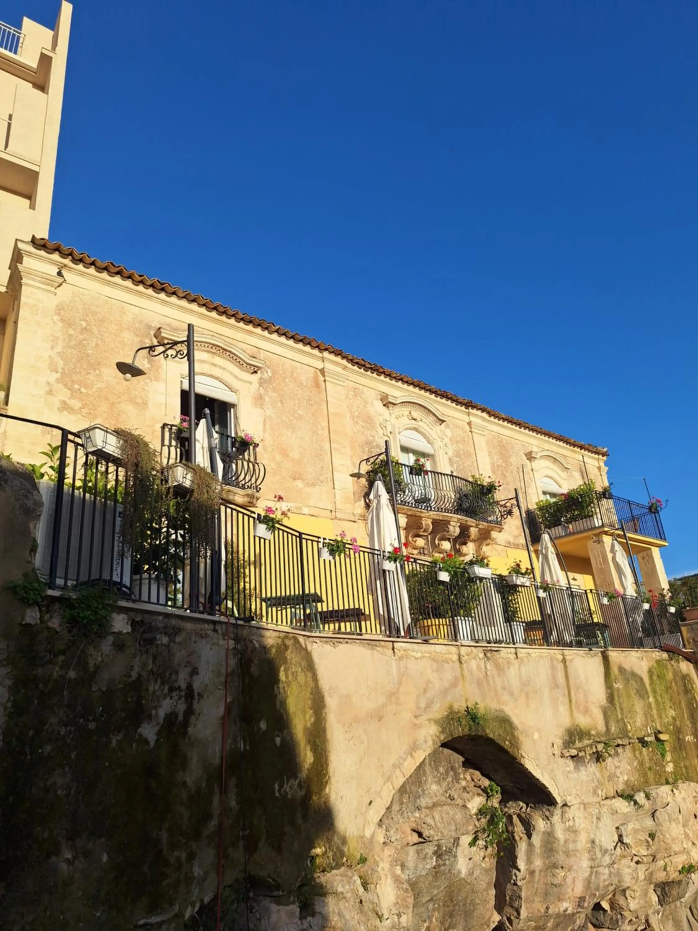 Property building in Bed and Breakfast Terra del Sole Ibla