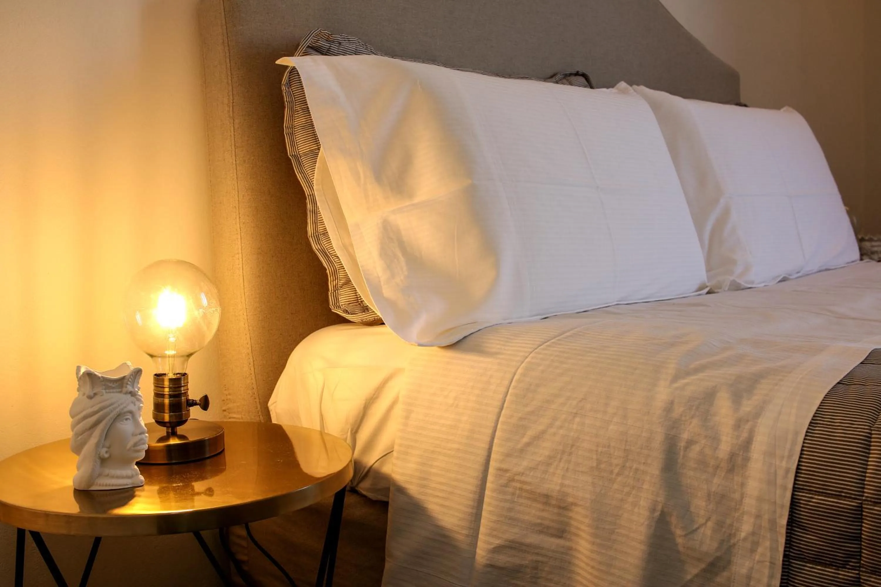 Decorative detail, Bed in Bed and Breakfast Terra del Sole Ibla