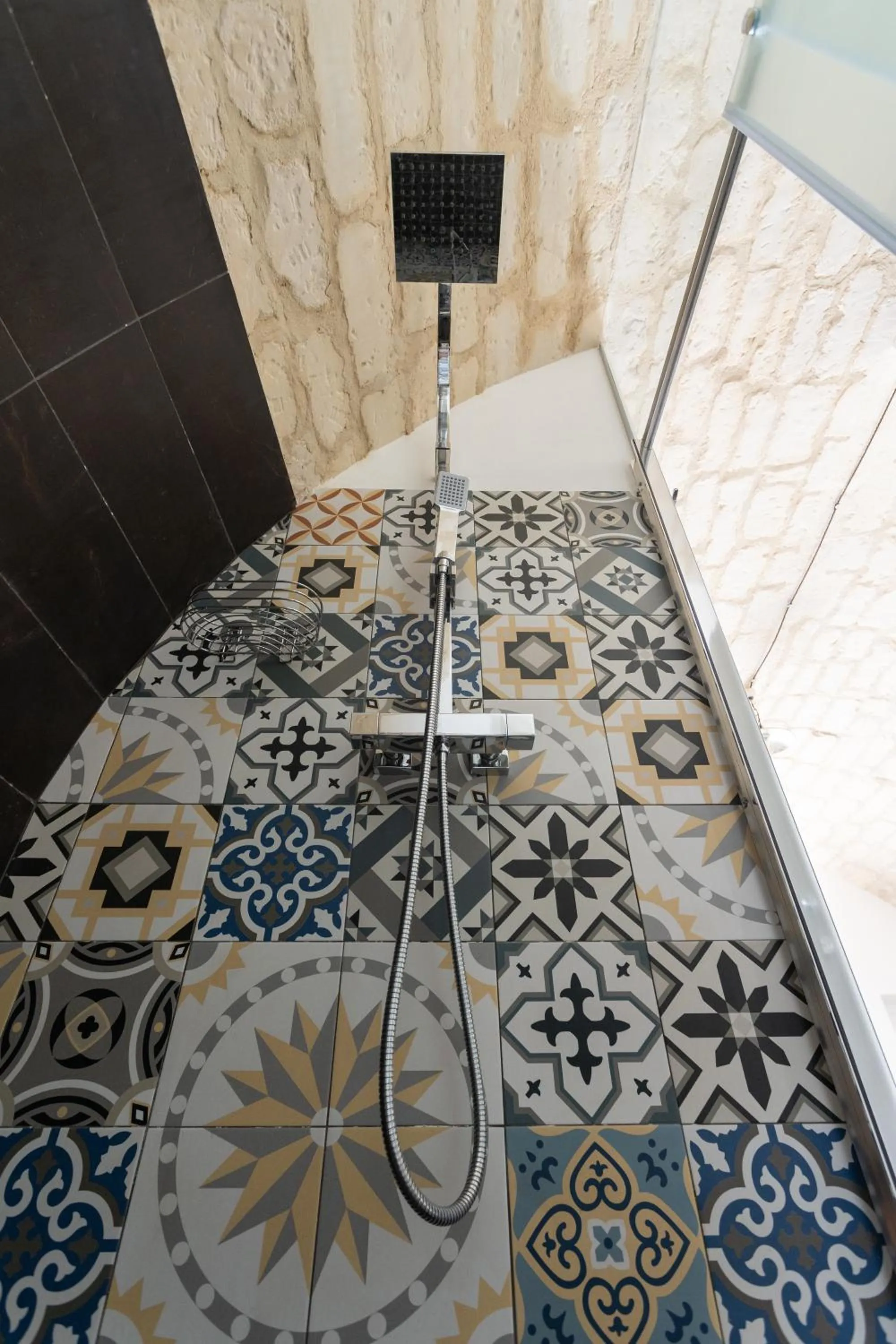 Shower in Bed and Breakfast Terra del Sole Ibla