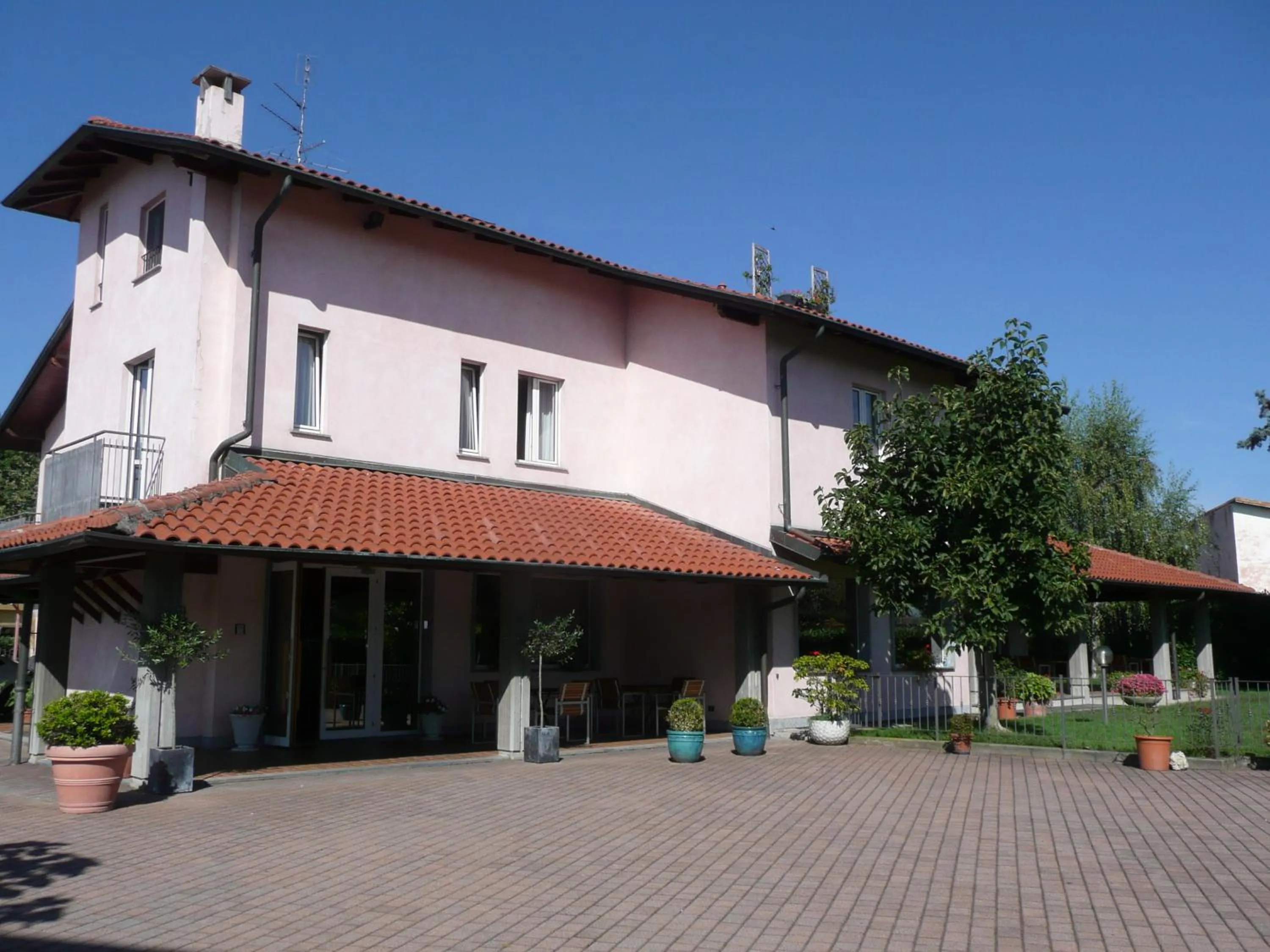 Property building in Cravero Rooms