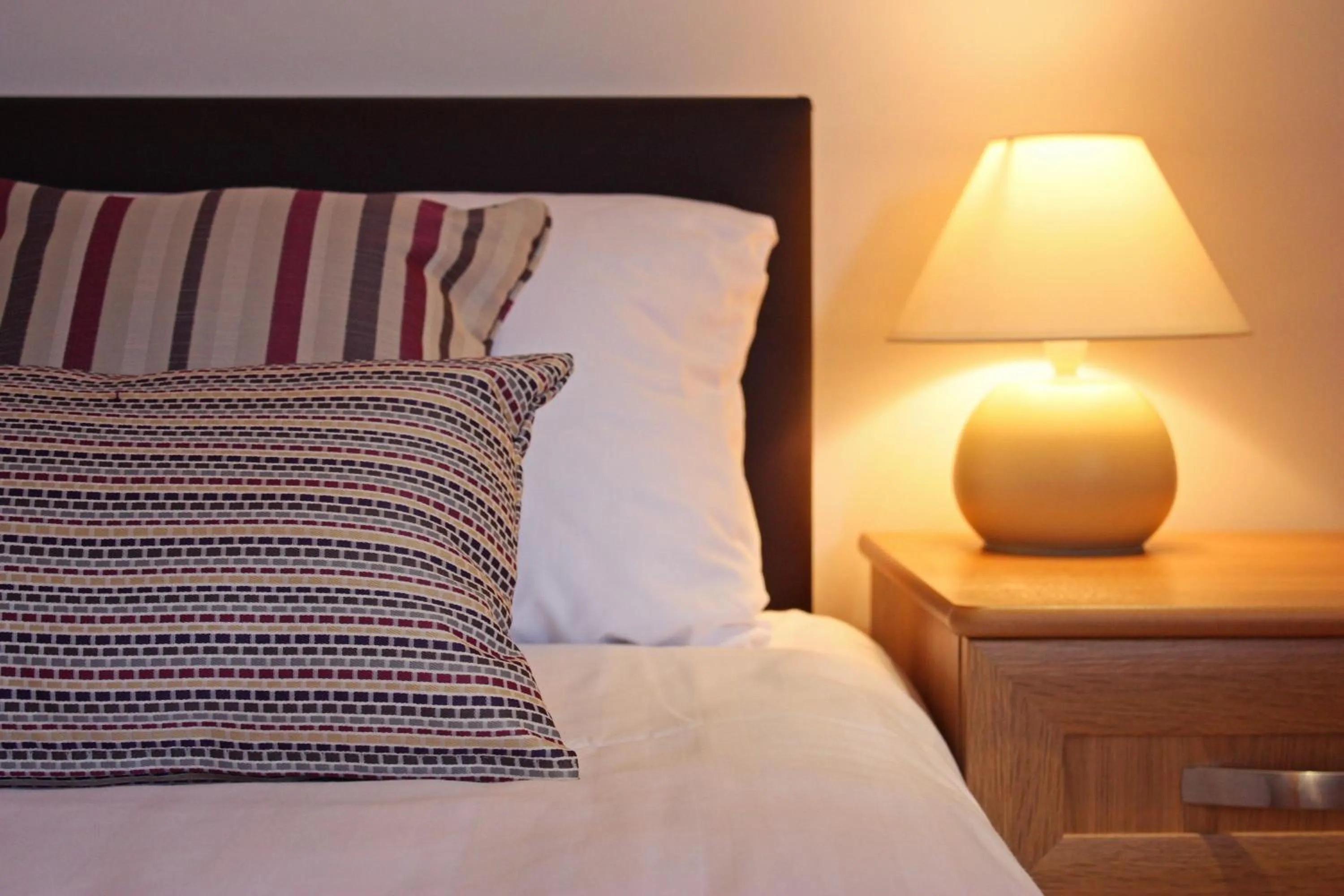 Bedroom, Bed in Puttocks Farm