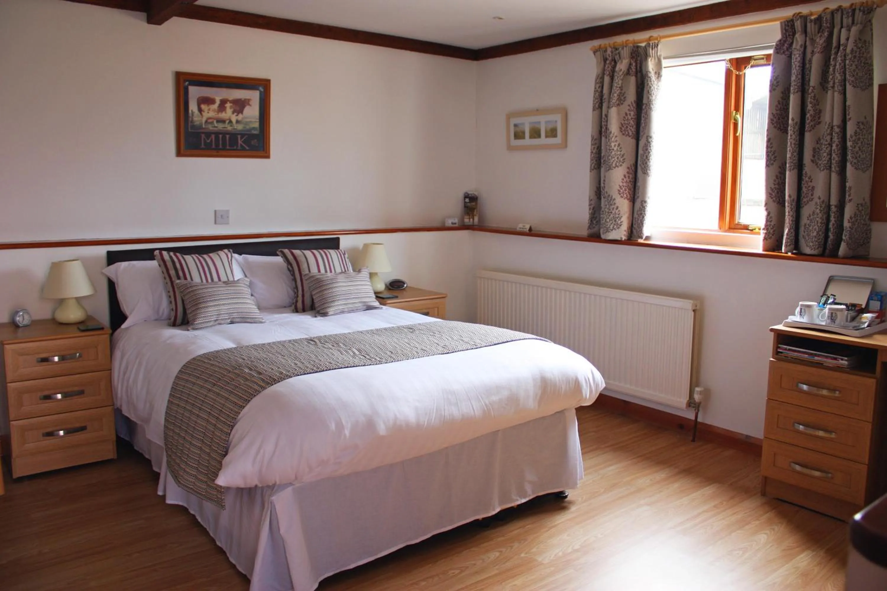 Bedroom, Bed in Puttocks Farm