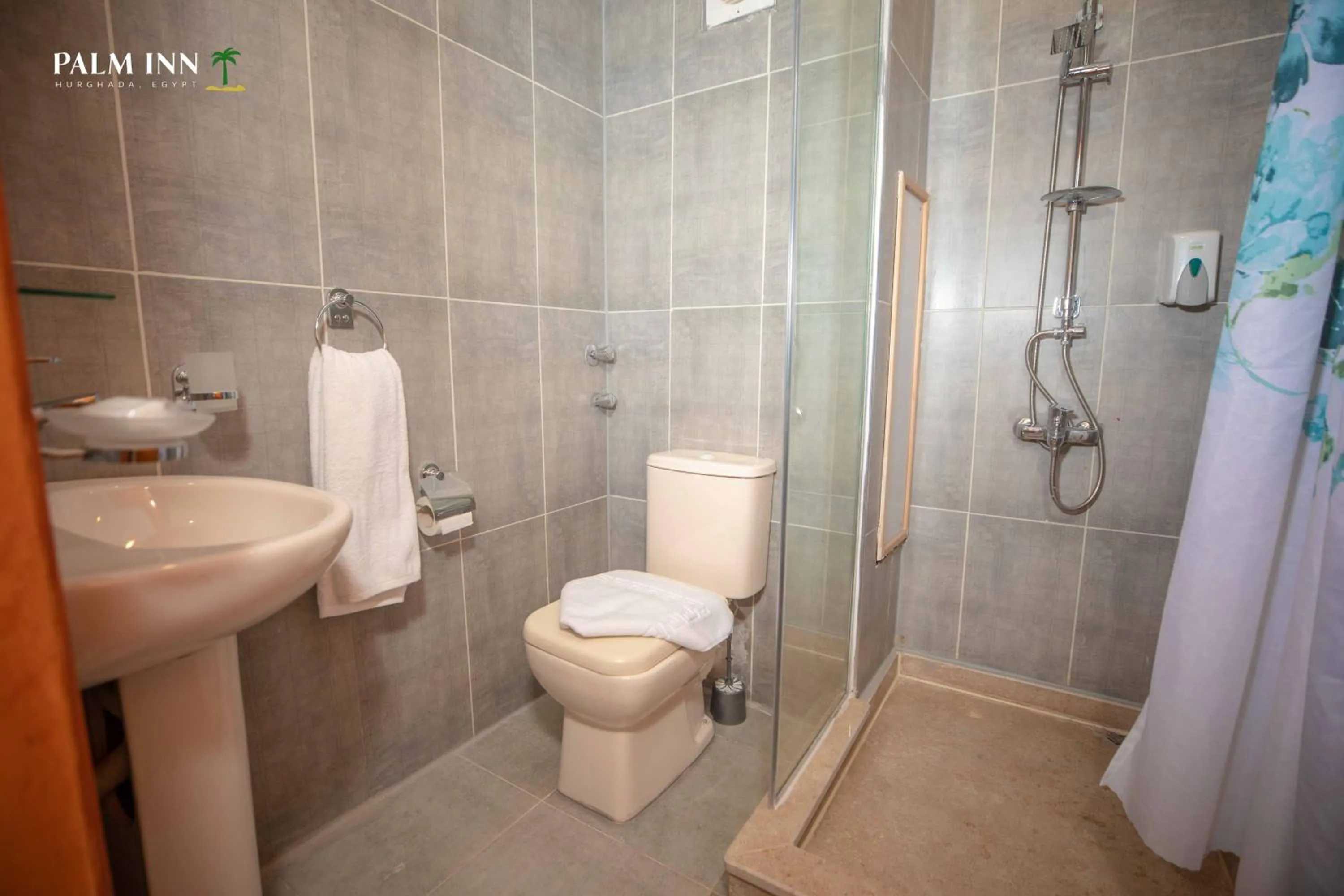 Shower in Palm Inn Hotel Hurghda