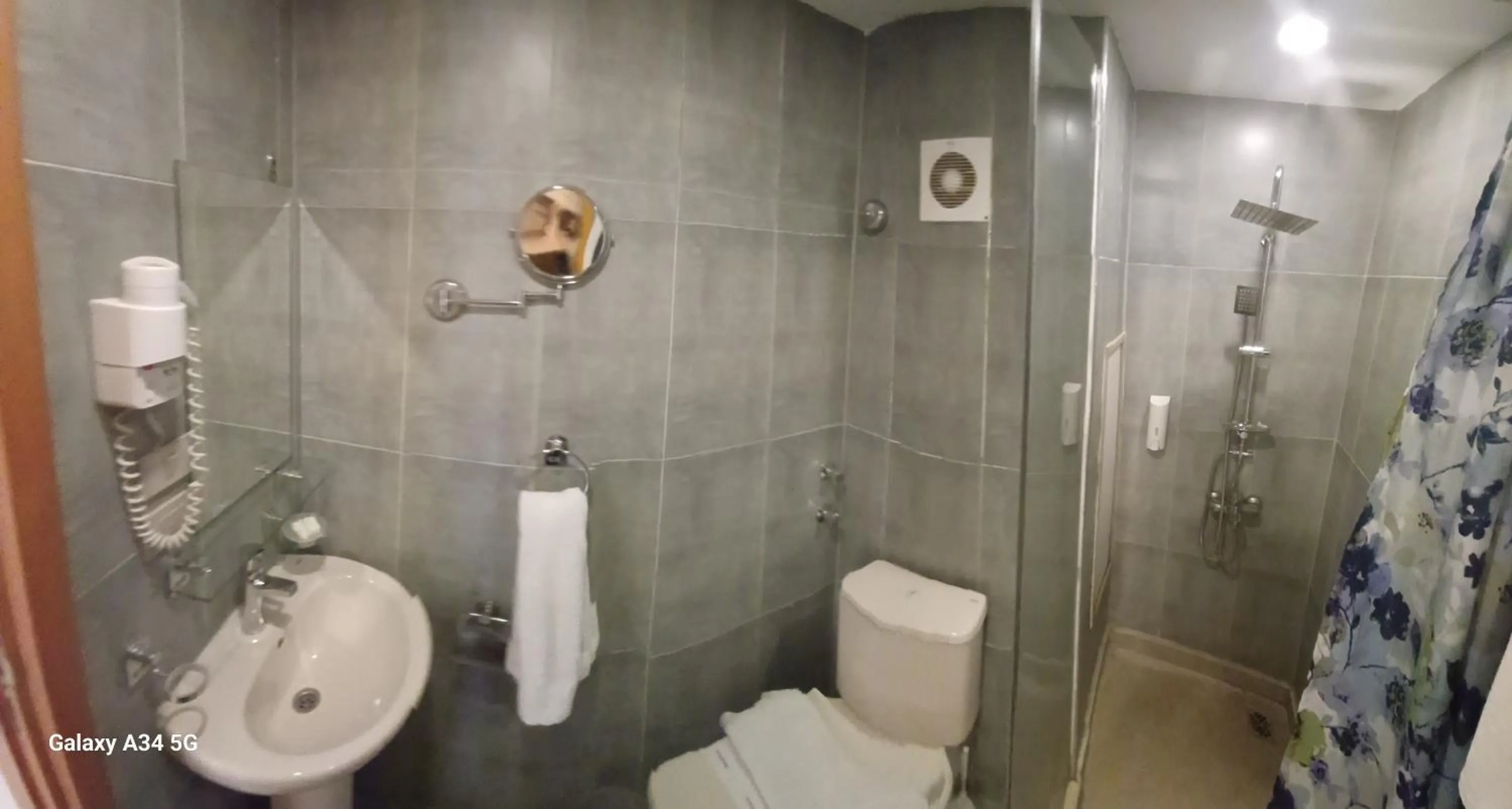 Shower in Palm Inn Hotel Hurghda