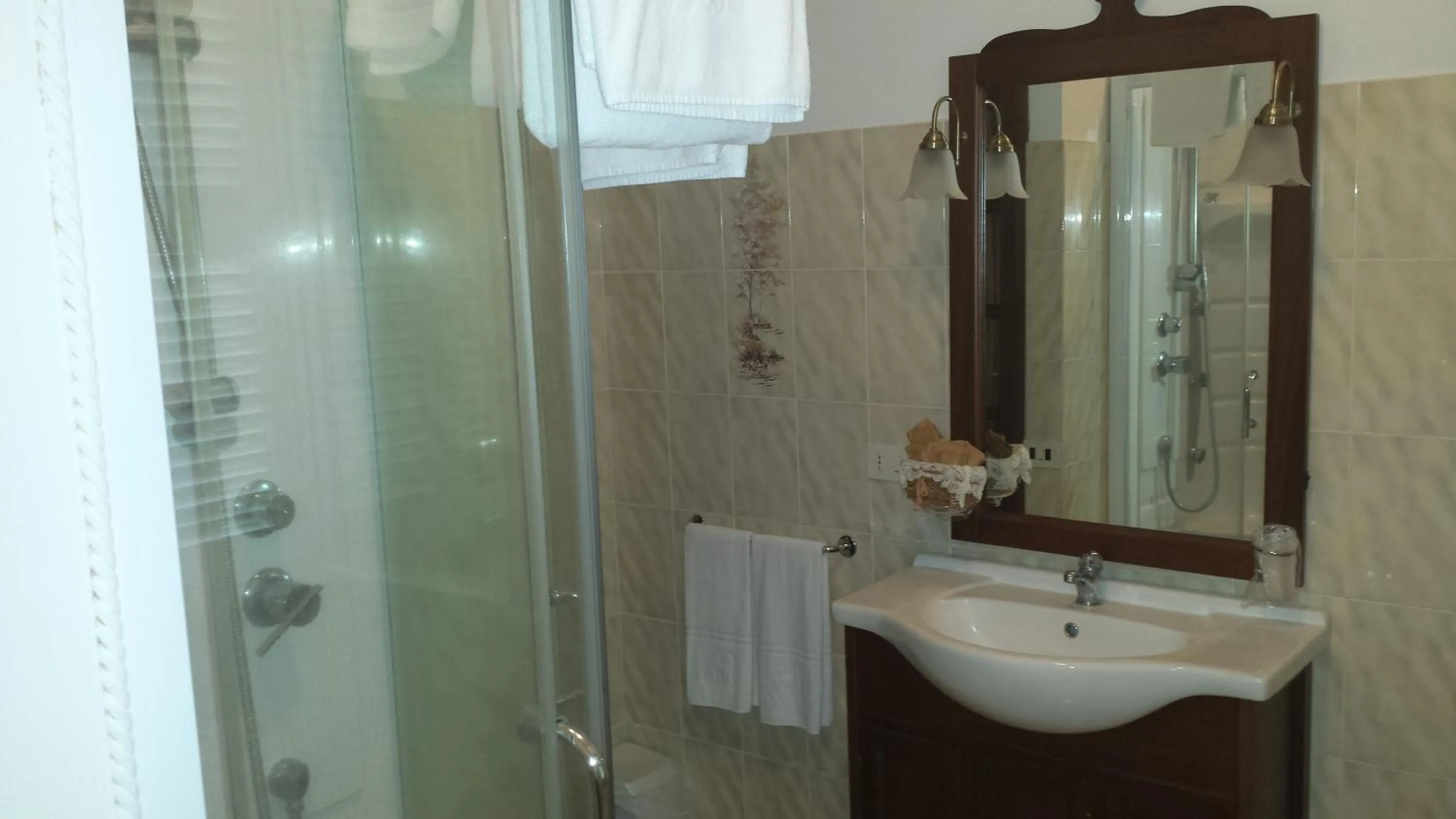 Bathroom in Forum Cassii