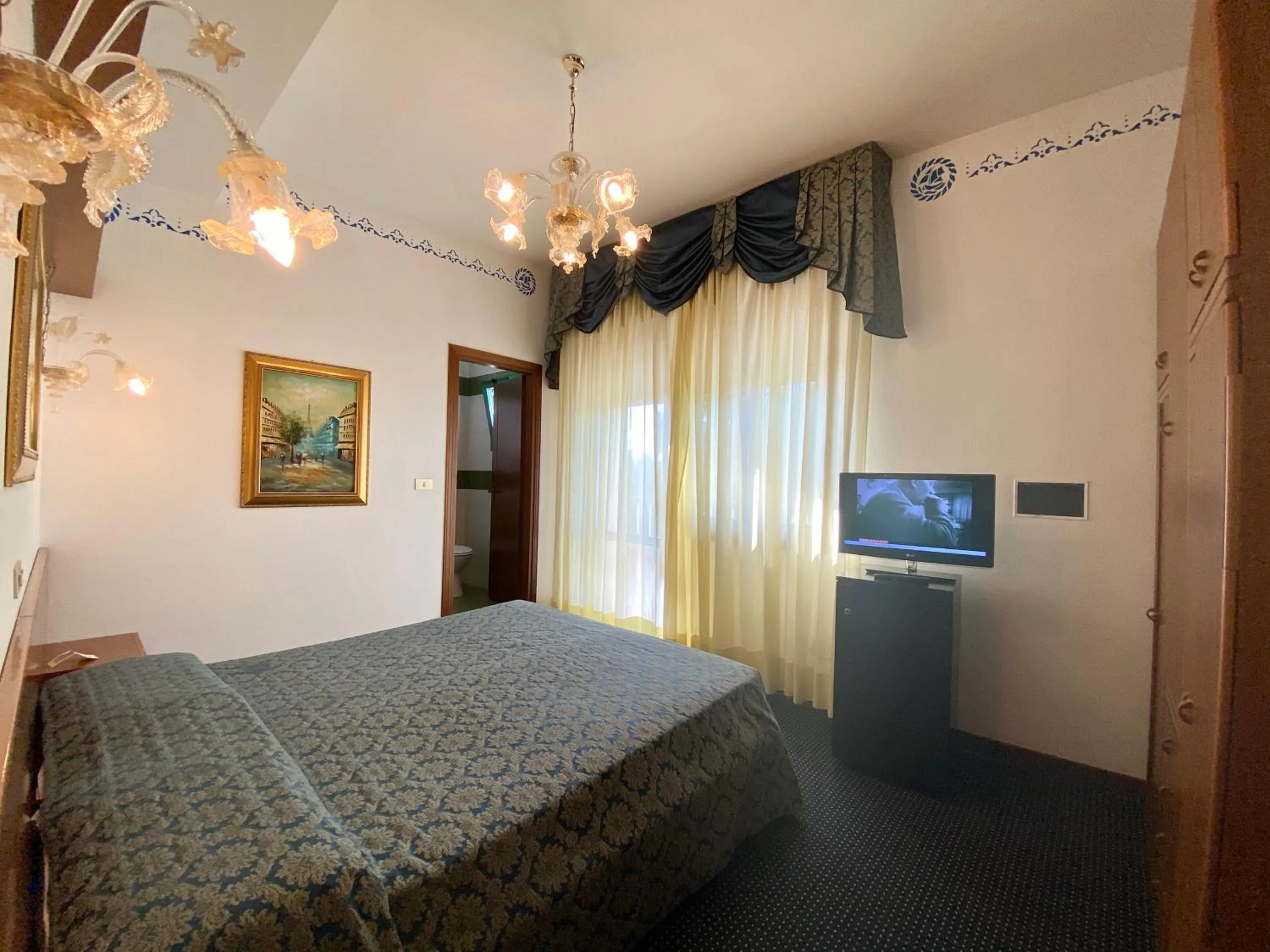 Photo of the whole room in Hotel Florida