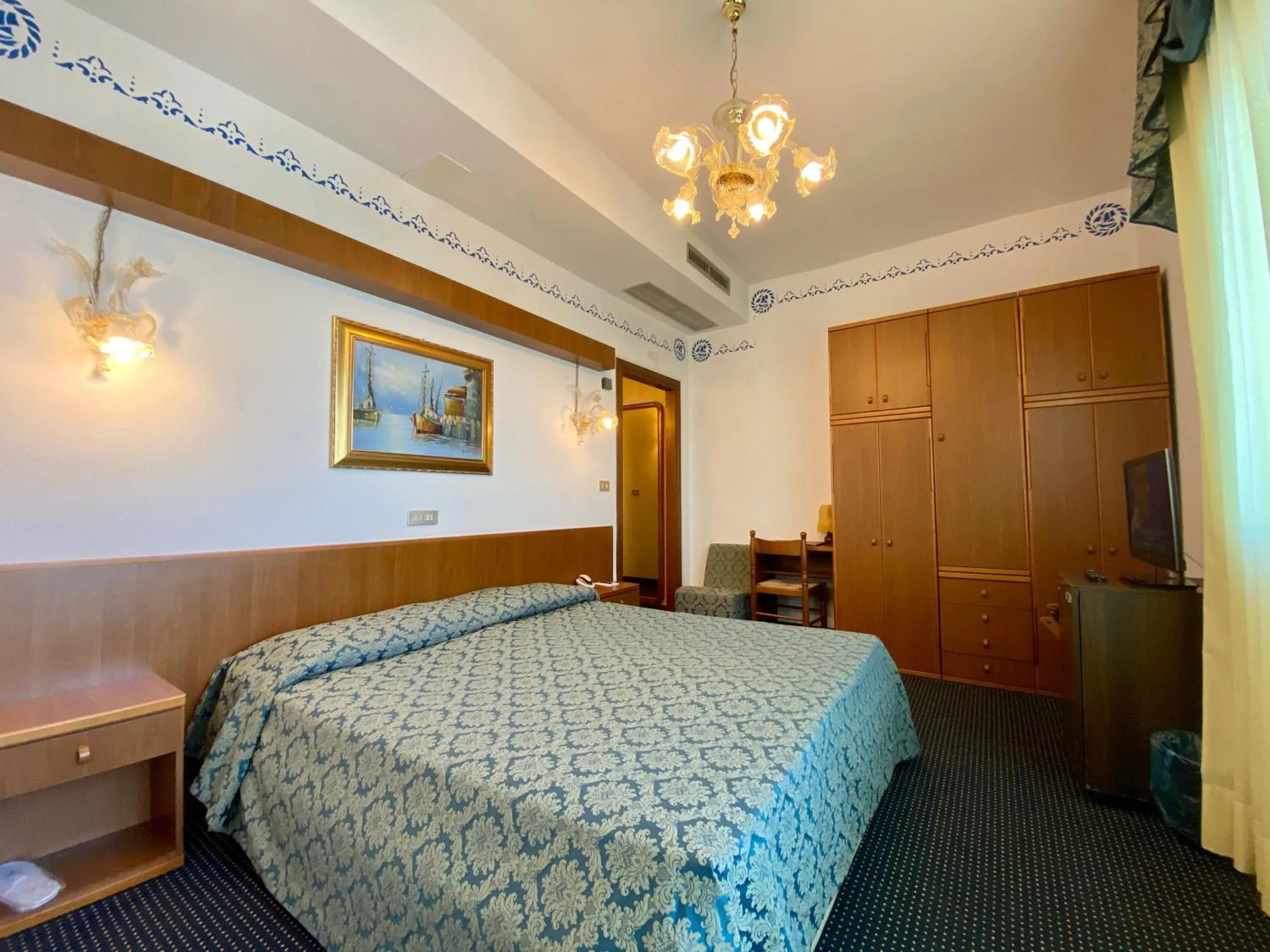 Photo of the whole room in Hotel Florida