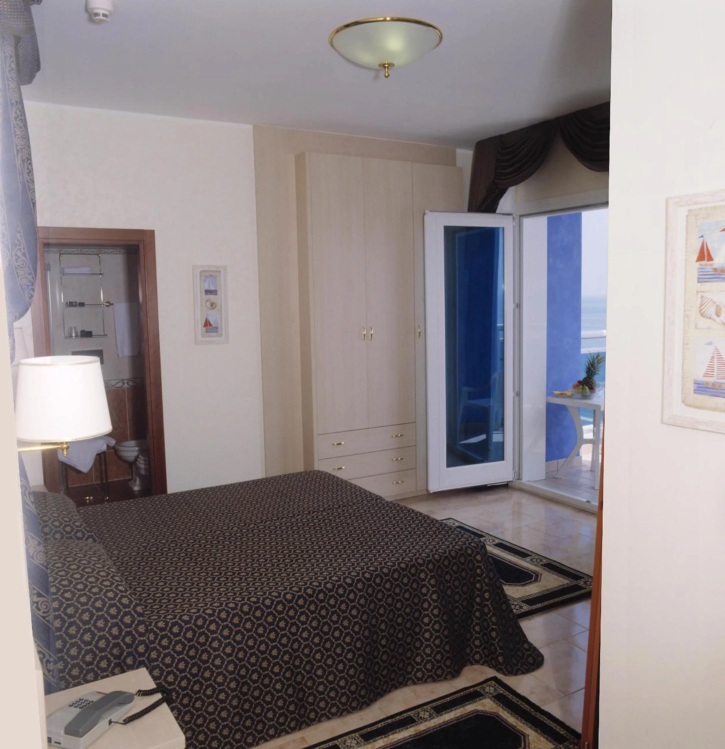 Photo of the whole room in Hotel Caravelle&MiniCaravelle