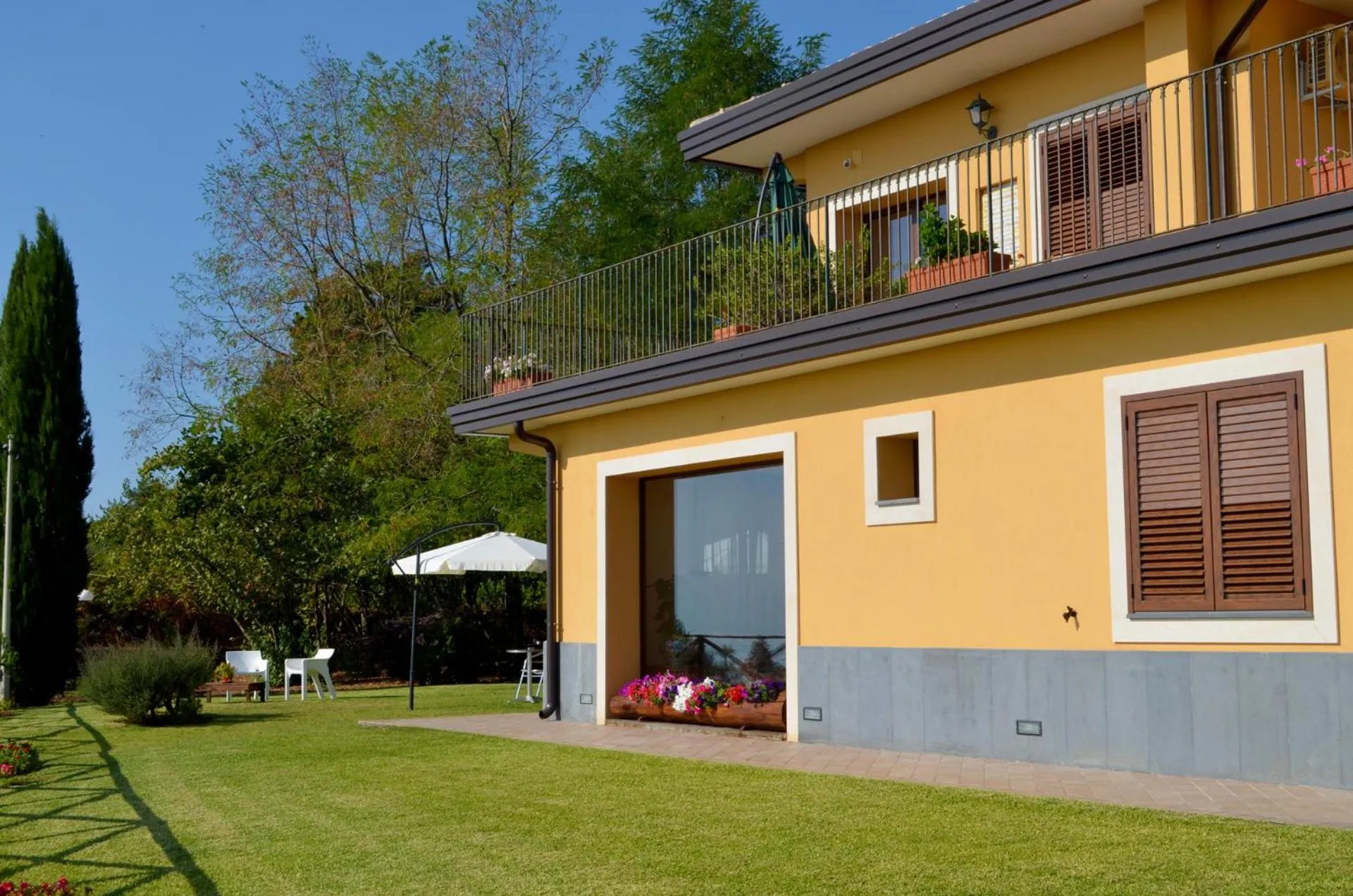 Property building in L'Infinito Agriturismo - Rooms & Breakfast