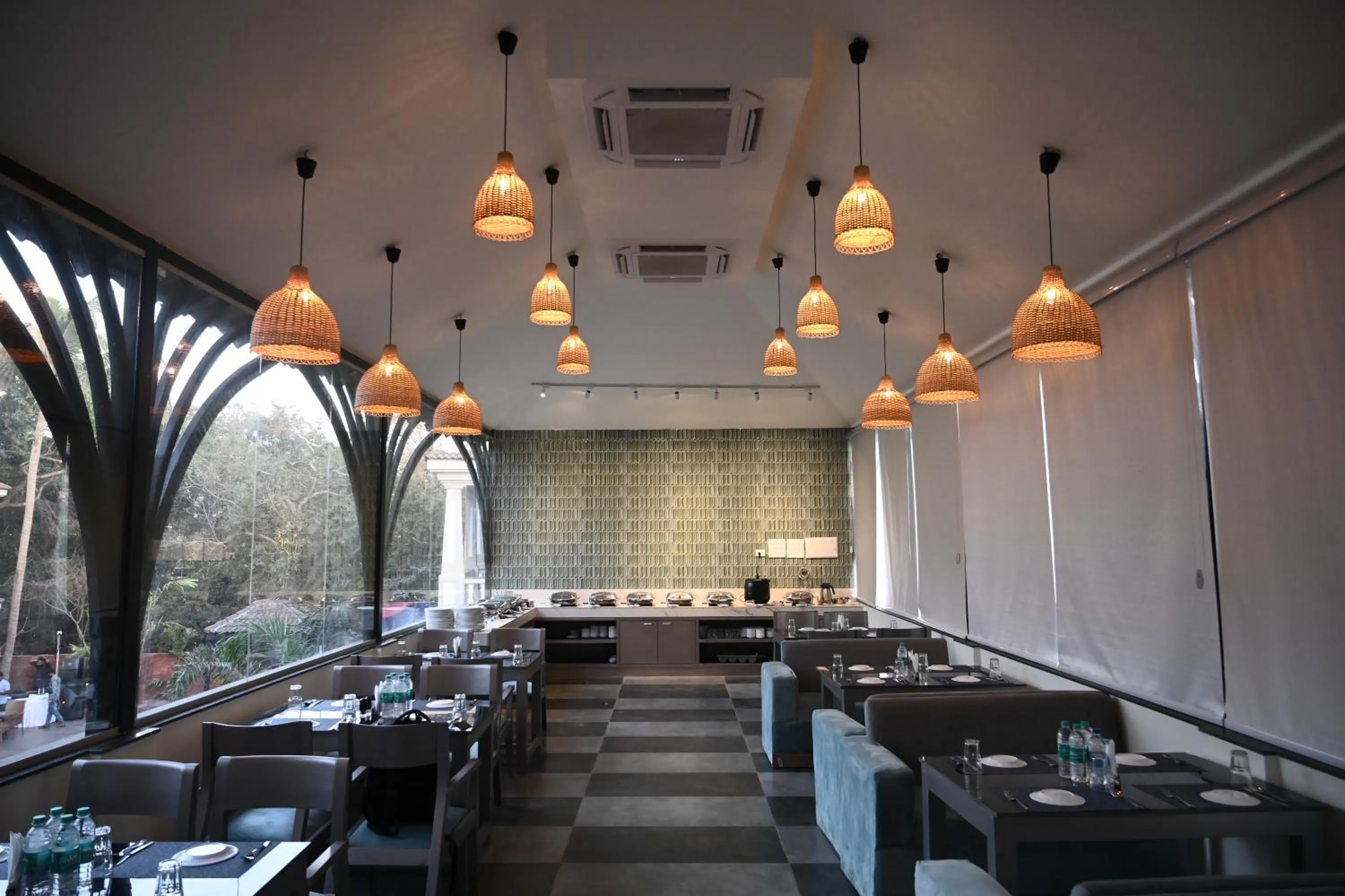 Restaurant/places to eat in Grand Continent Anjuna A Sarovar Portico Affiliate Hotel