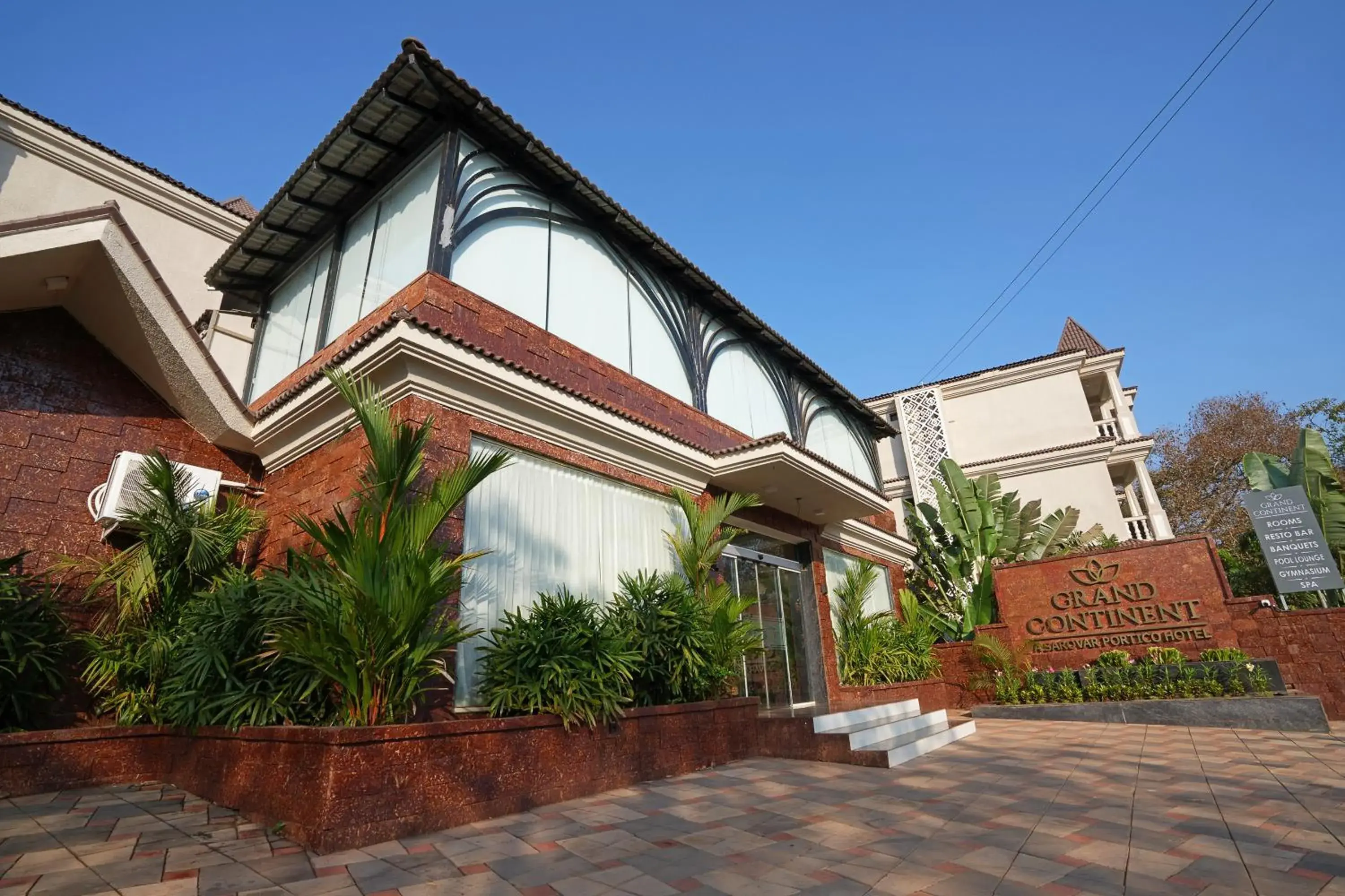 Property building in Grand Continent Anjuna A Sarovar Portico Affiliate Hotel Property building in Grand Continent Anjuna A Sarovar Portico Affiliate Hotel