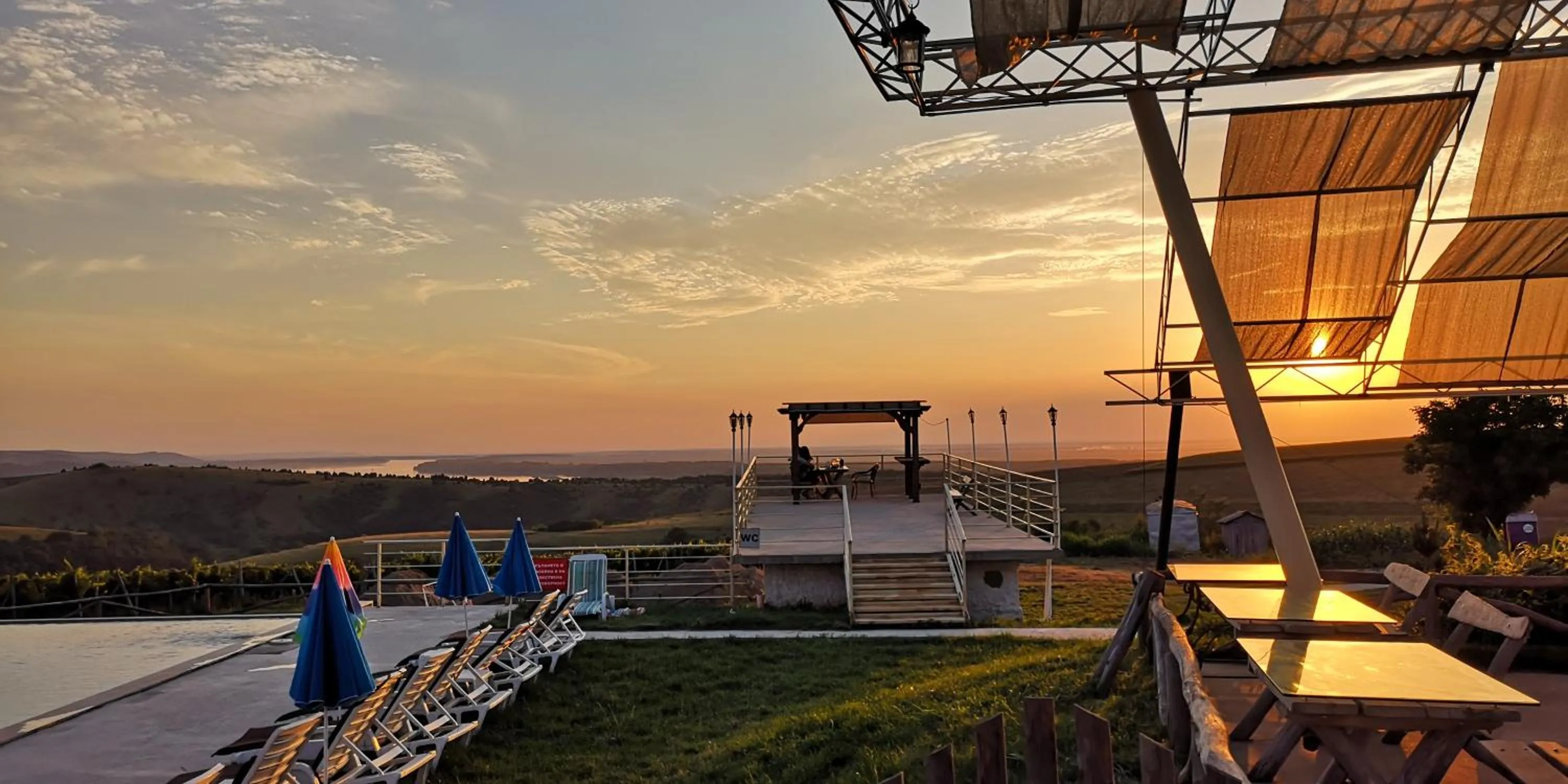 Sunset in Seven Generations Winery Hotel