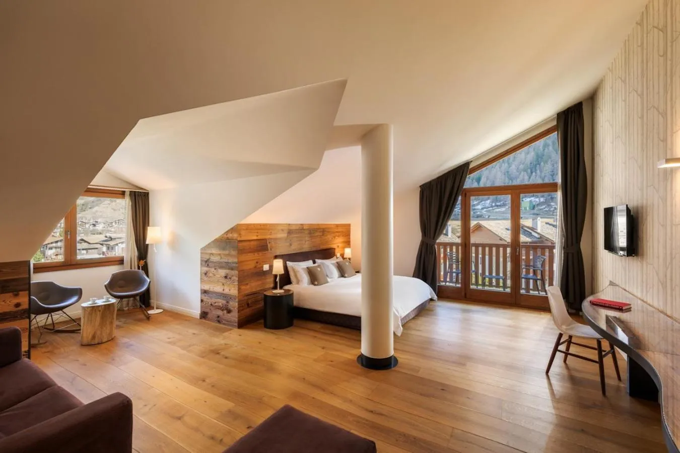 Photo of the whole room, Bed in Montana Lodge & Spa, by R Collection Hotels