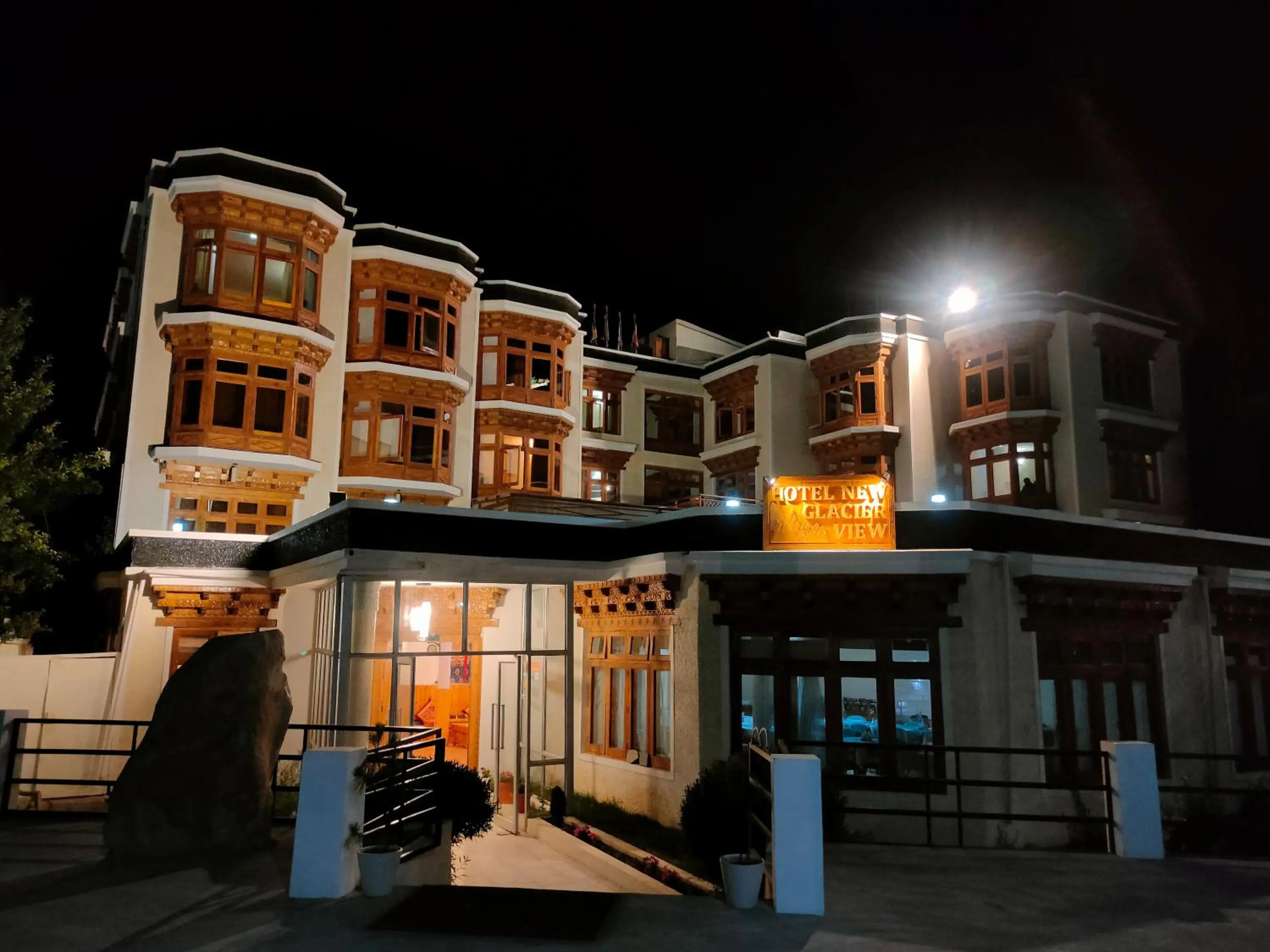 Hotel New Glacier View