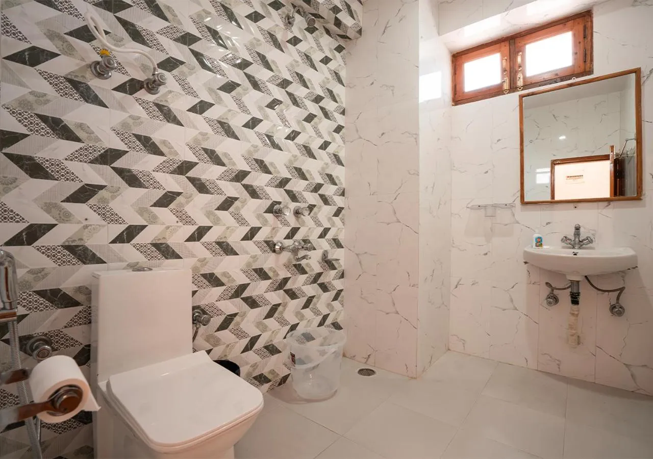 Toilet in Moustache Manali