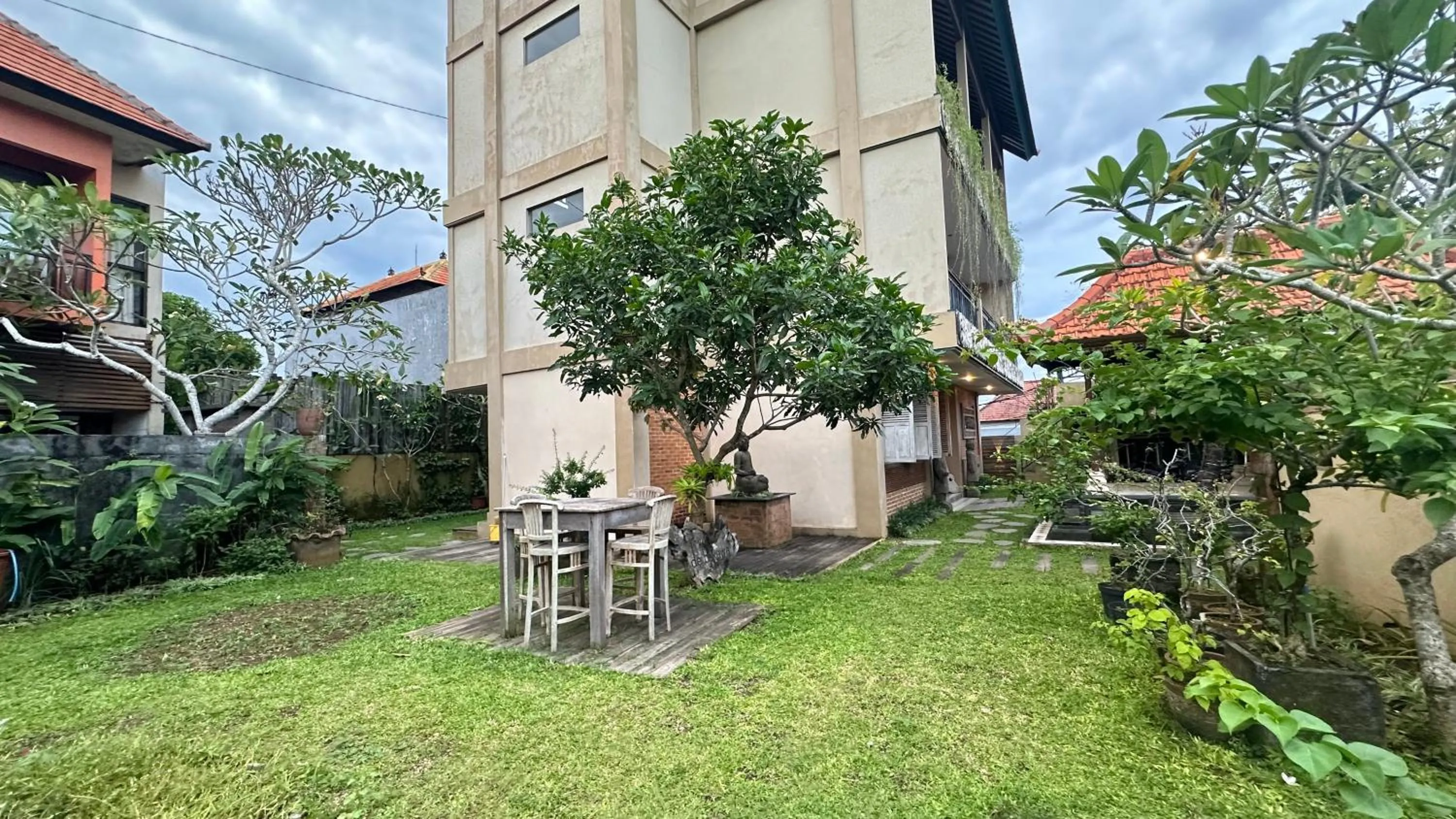 Property building in Bukawa Lodge Jimbaran