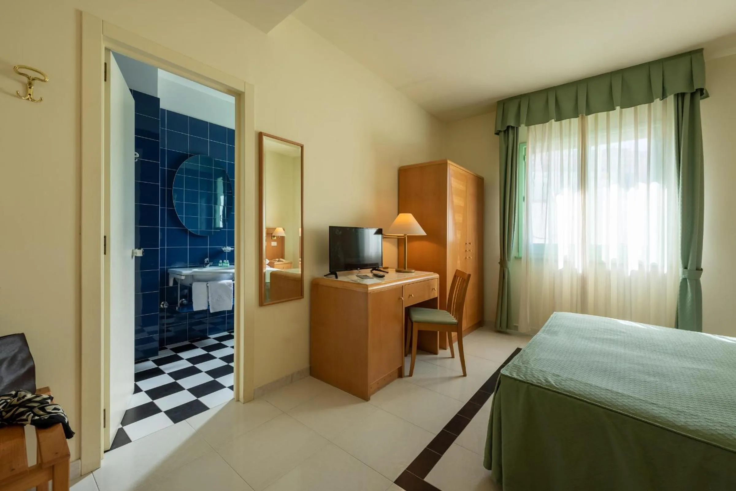 TV and multimedia, Bed in Hotel Euromare