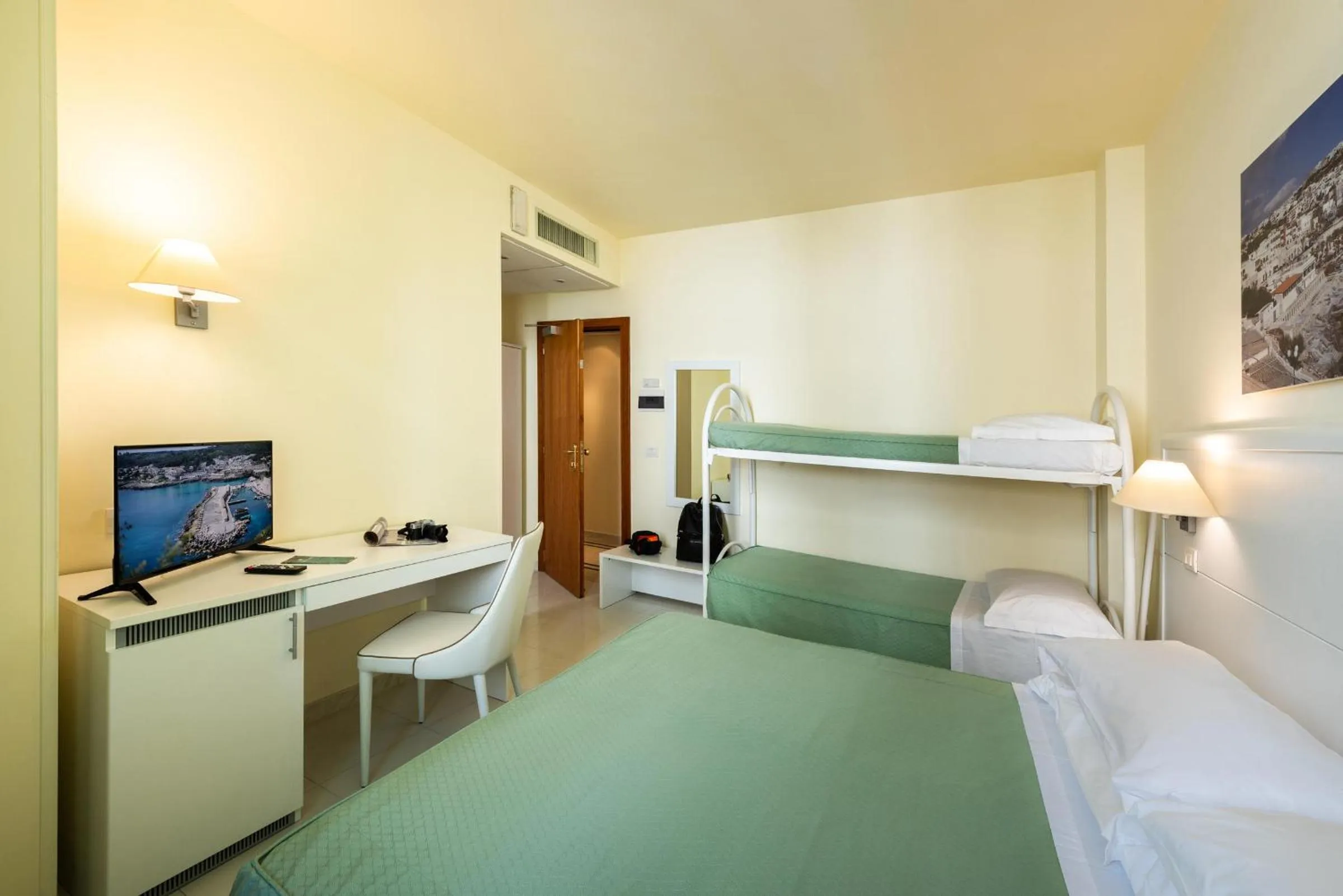 TV and multimedia, Bed in Hotel Euromare