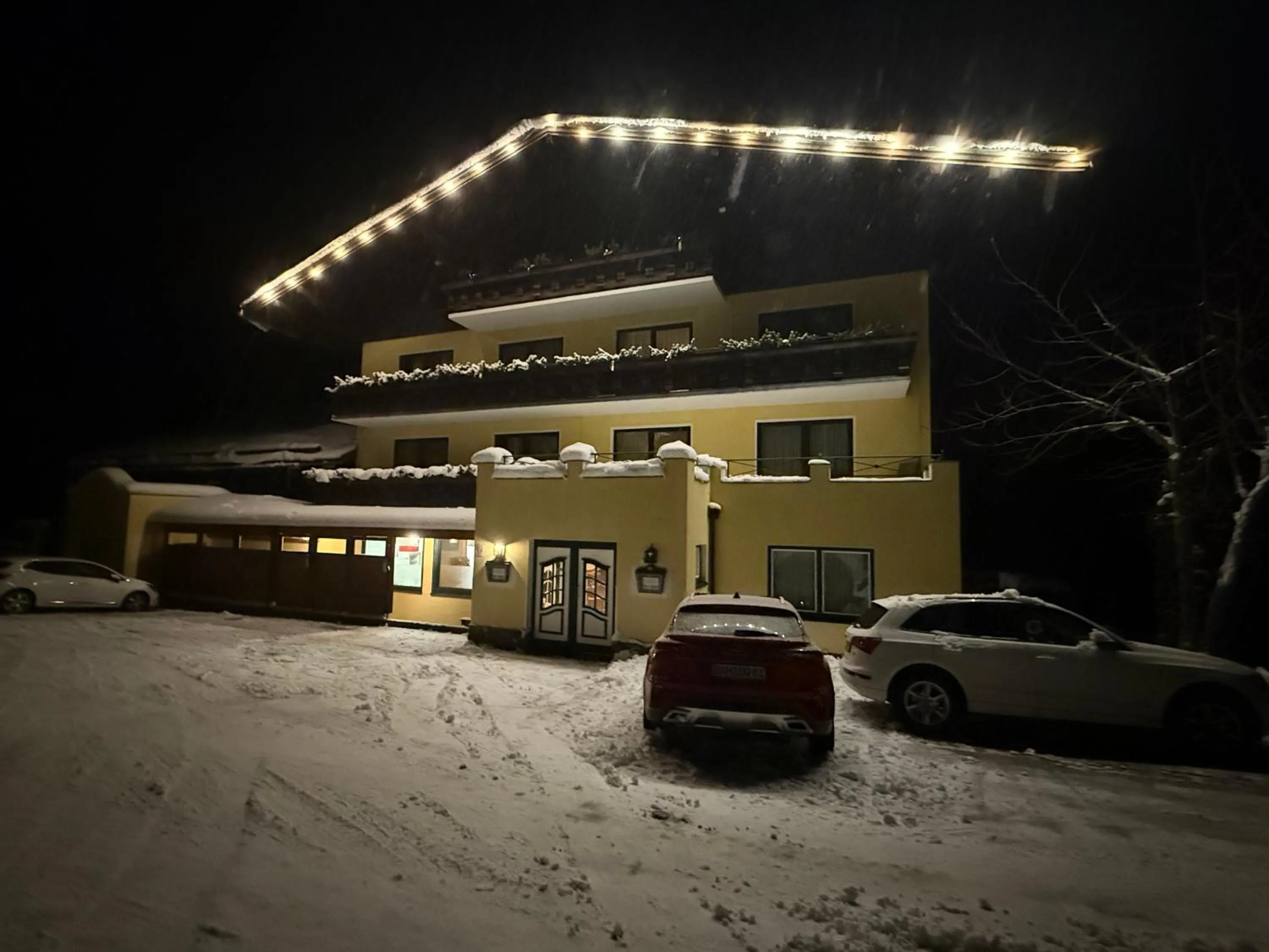 Property building in Hotel Bergglück