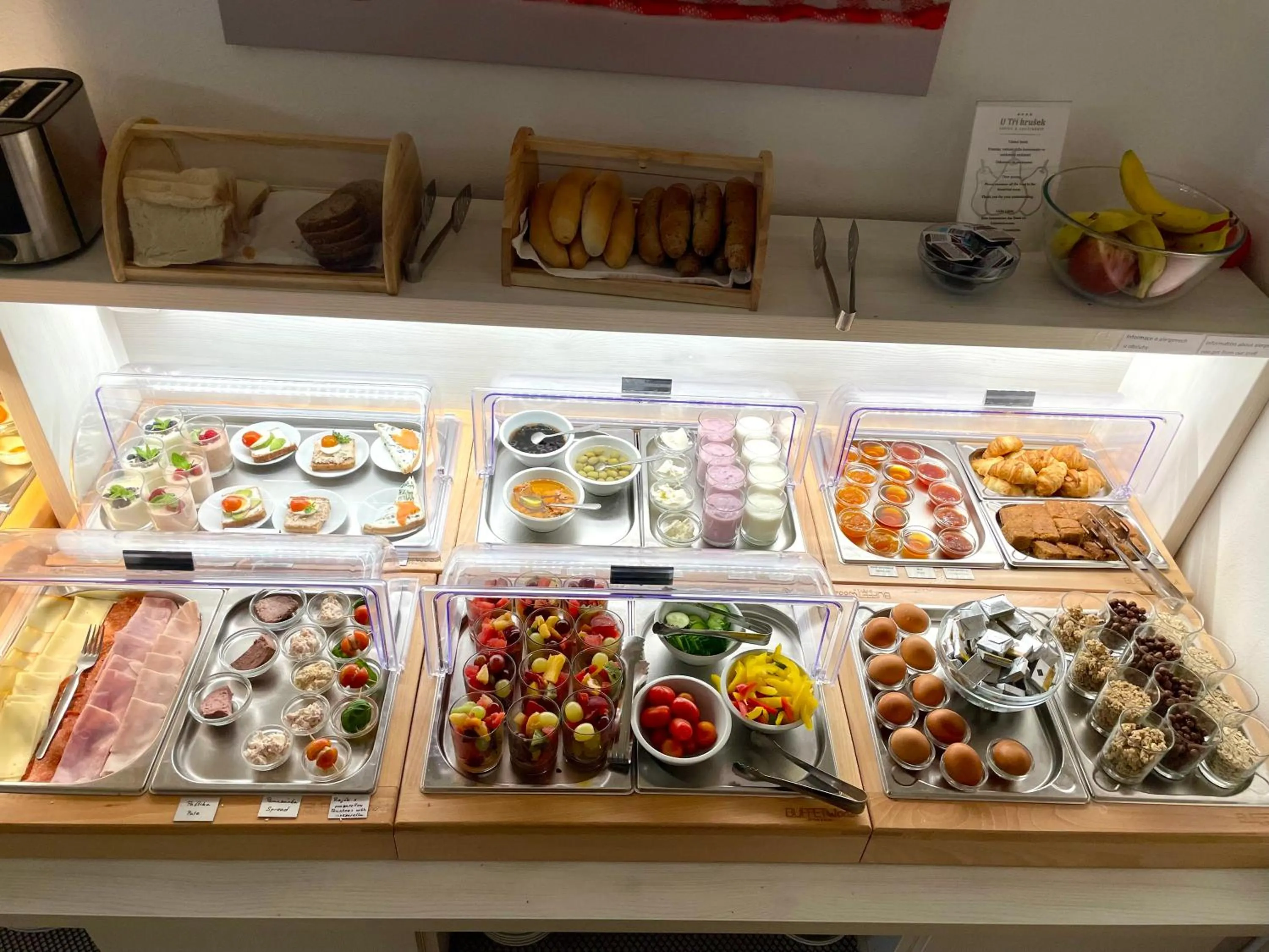 Breakfast in Hotel U Tří hrušek suites & apartments