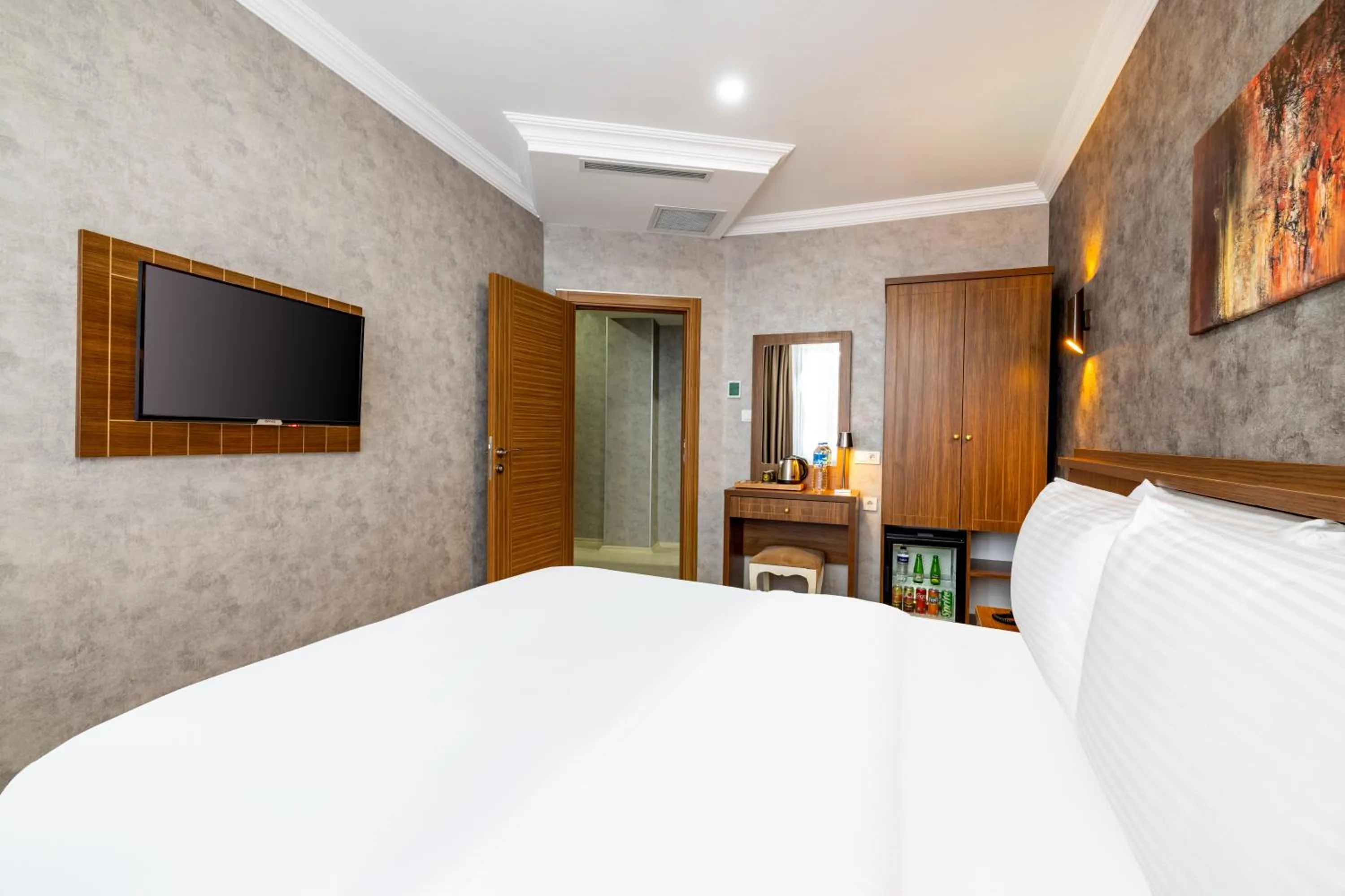 Photo of the whole room, Bed in Diamond Beyazit Hotel