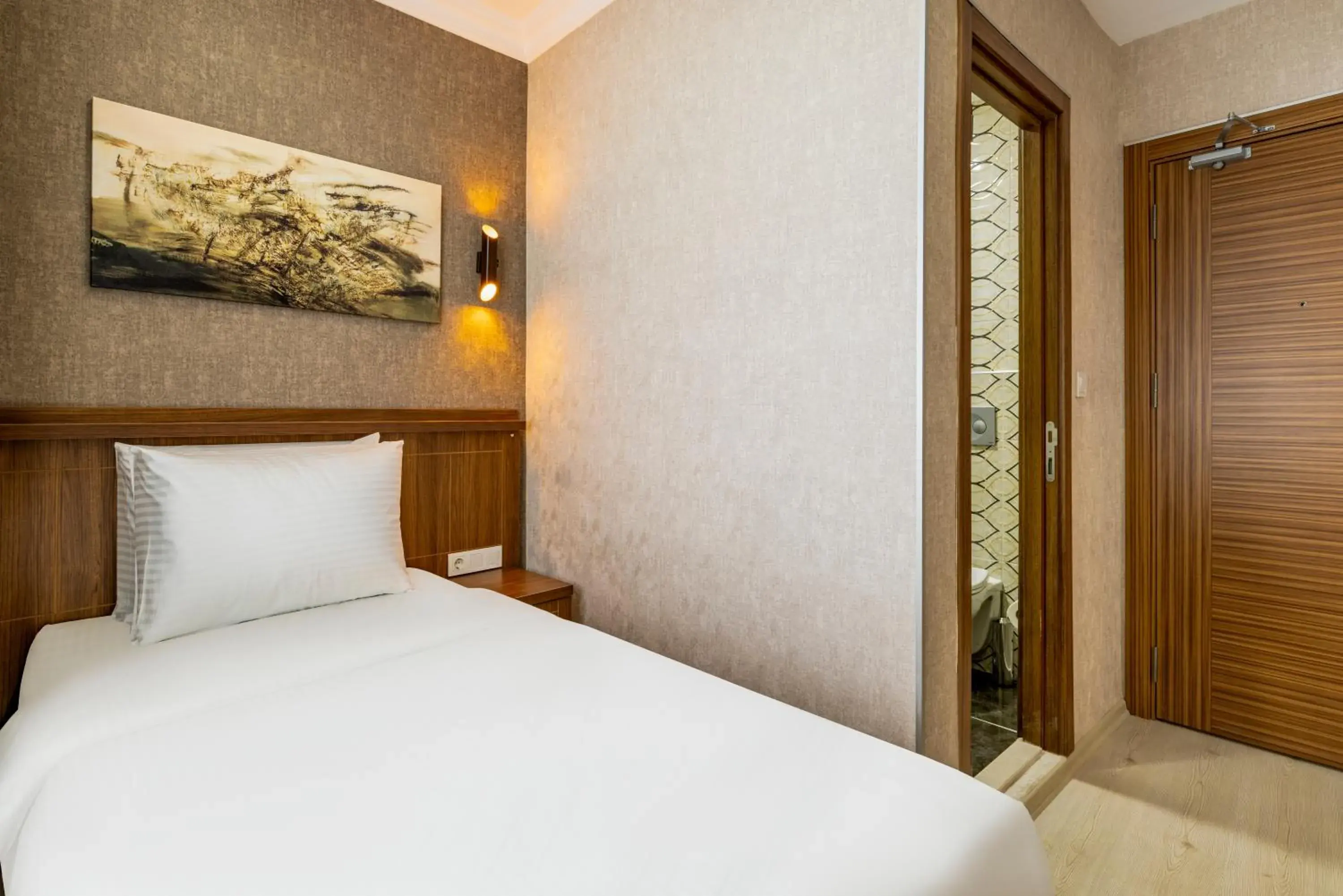 Bedroom, Bed in Diamond Beyazit Hotel Bedroom, Bed in Diamond Beyazit Hotel